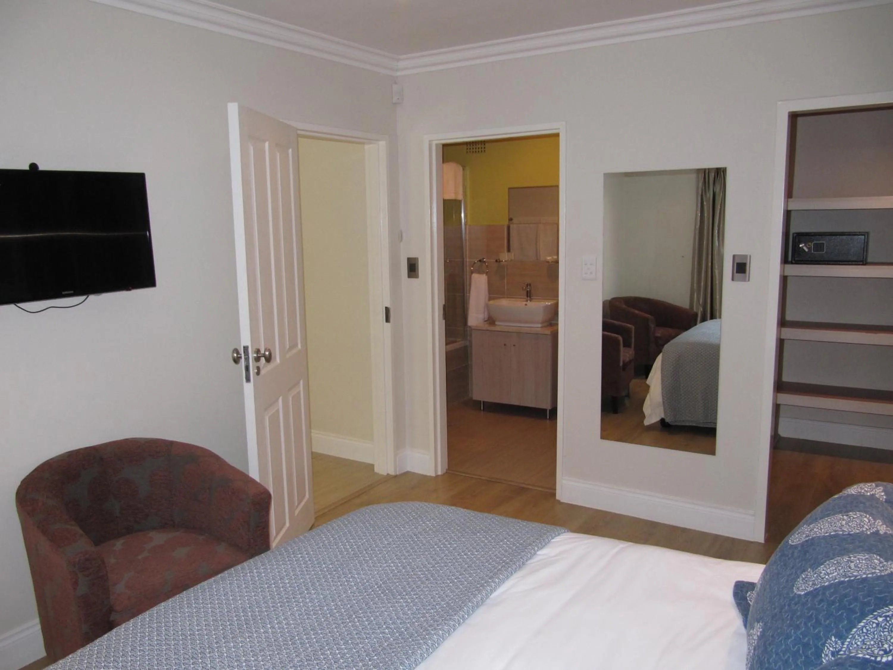 Bathroom, Bed in The Haystack On Homestead