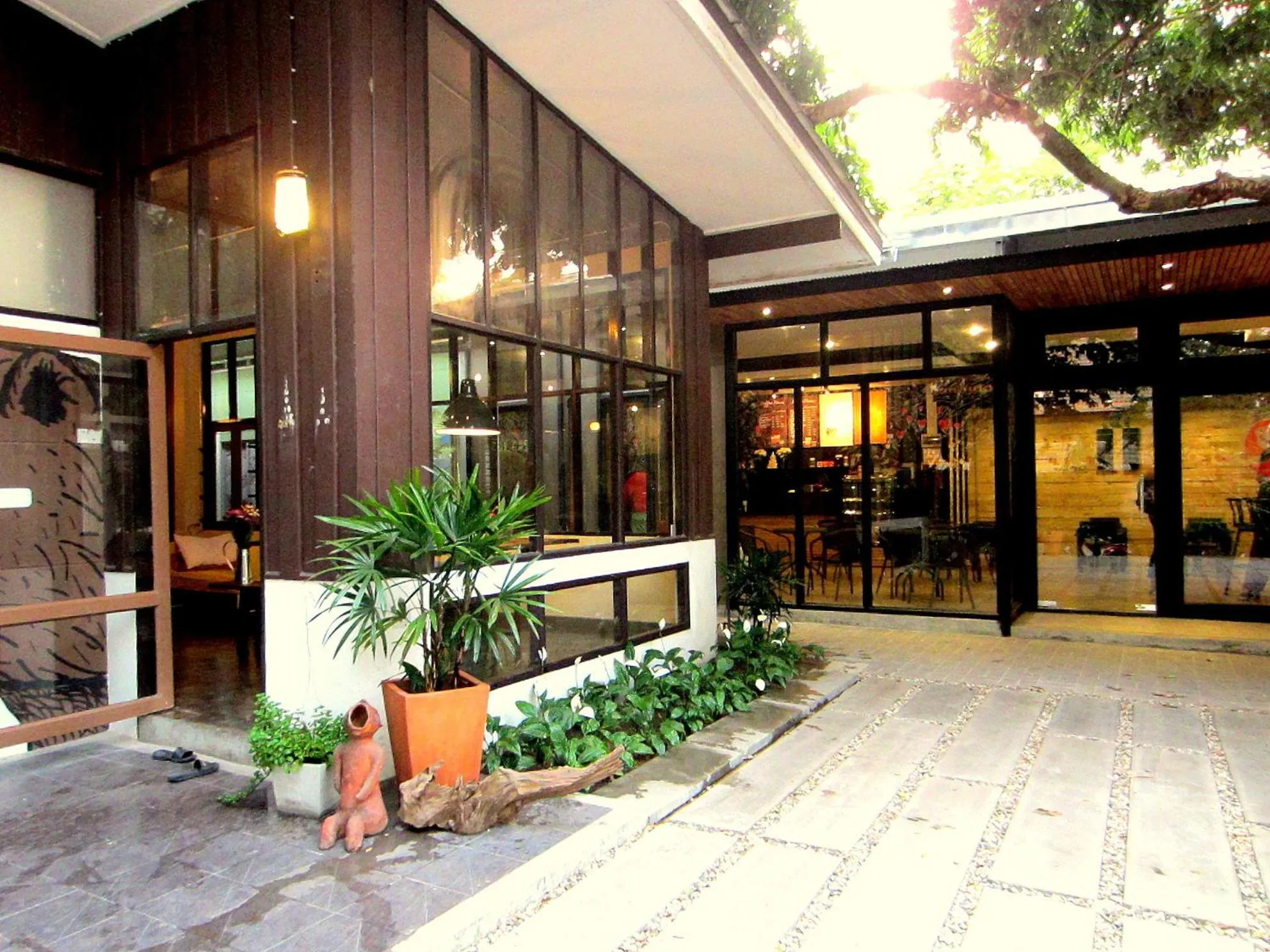 Restaurant/places to eat in Chiang Mai D Hostel