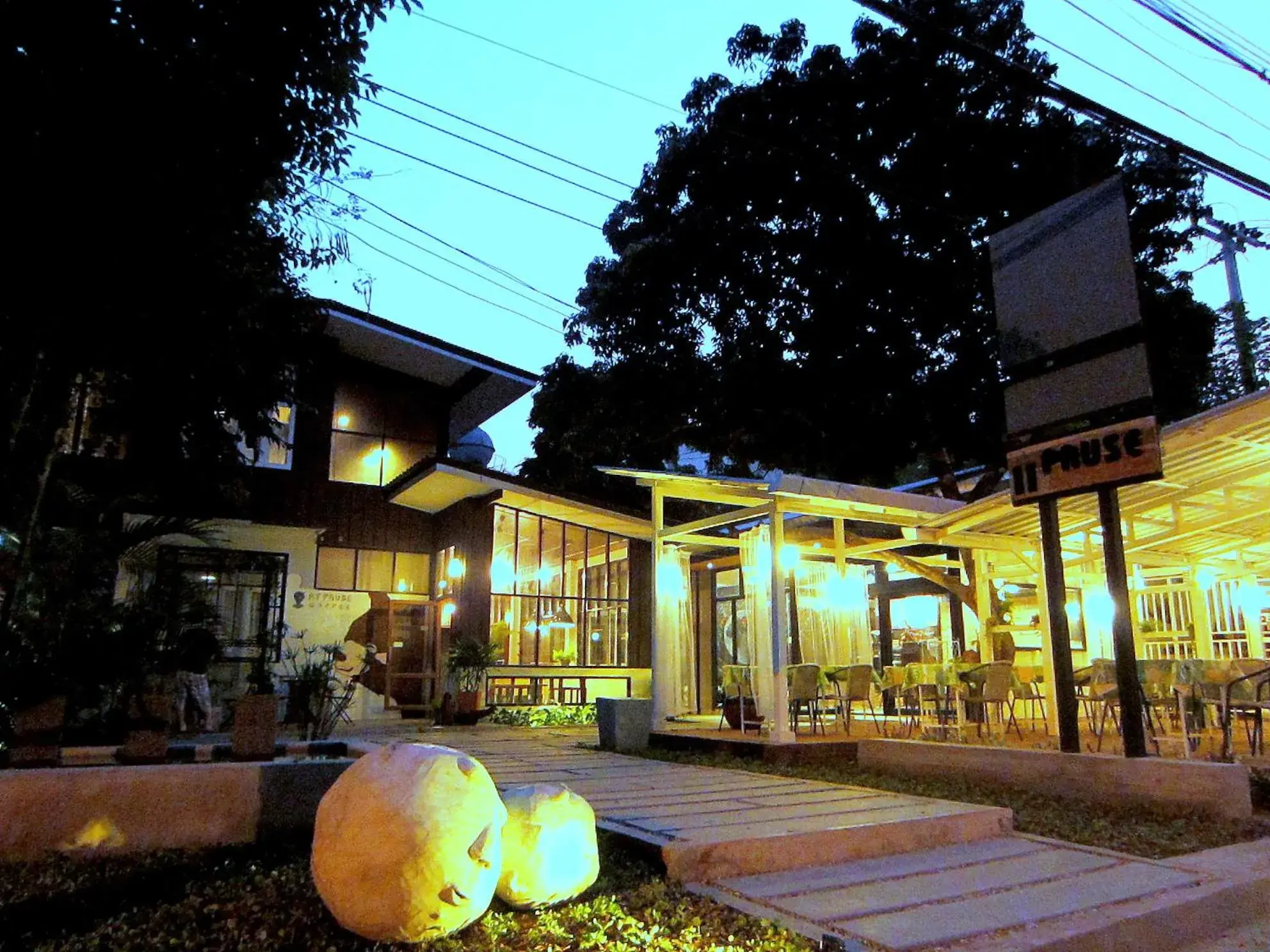 Property building in Chiang Mai D Hostel Property building in Chiang Mai D Hostel