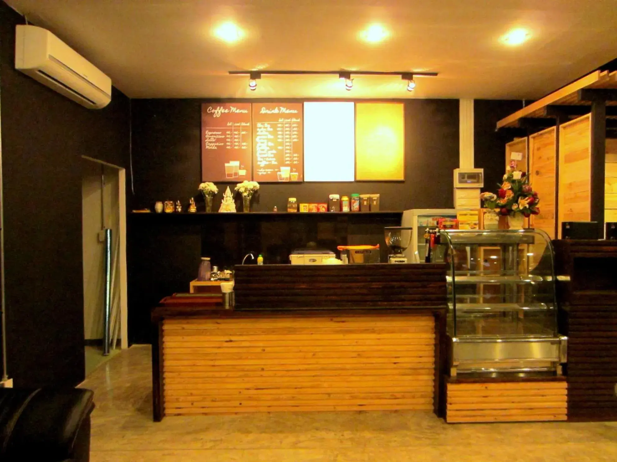 Restaurant/places to eat in Chiang Mai D Hostel Restaurant/places to eat in Chiang Mai D Hostel