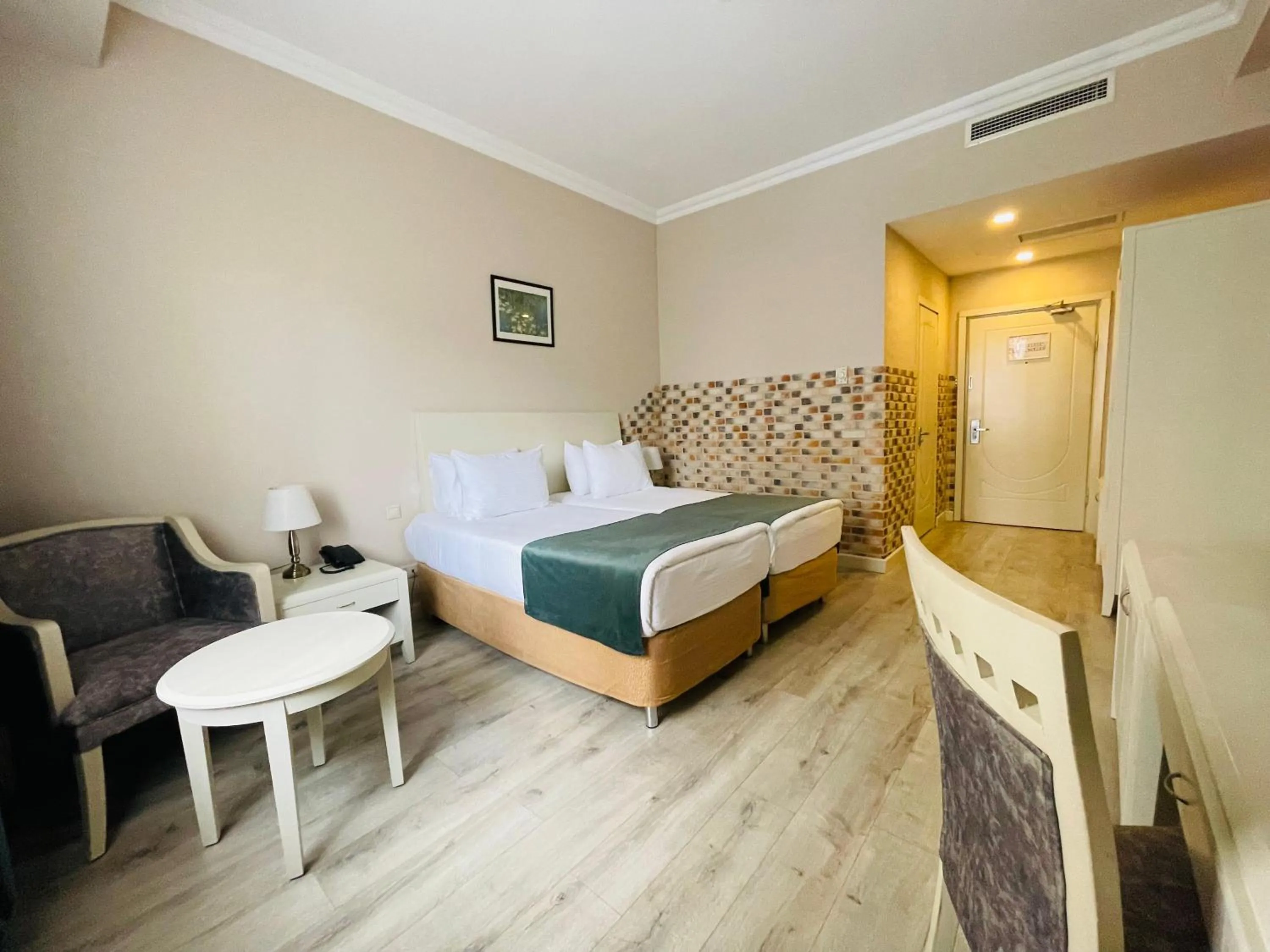 Photo of the whole room, Bed in Park Dedeman Baku