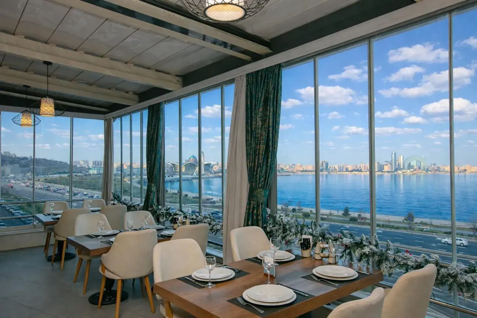 Restaurant/places to eat in Park Dedeman Baku Restaurant/places to eat in Park Dedeman Baku