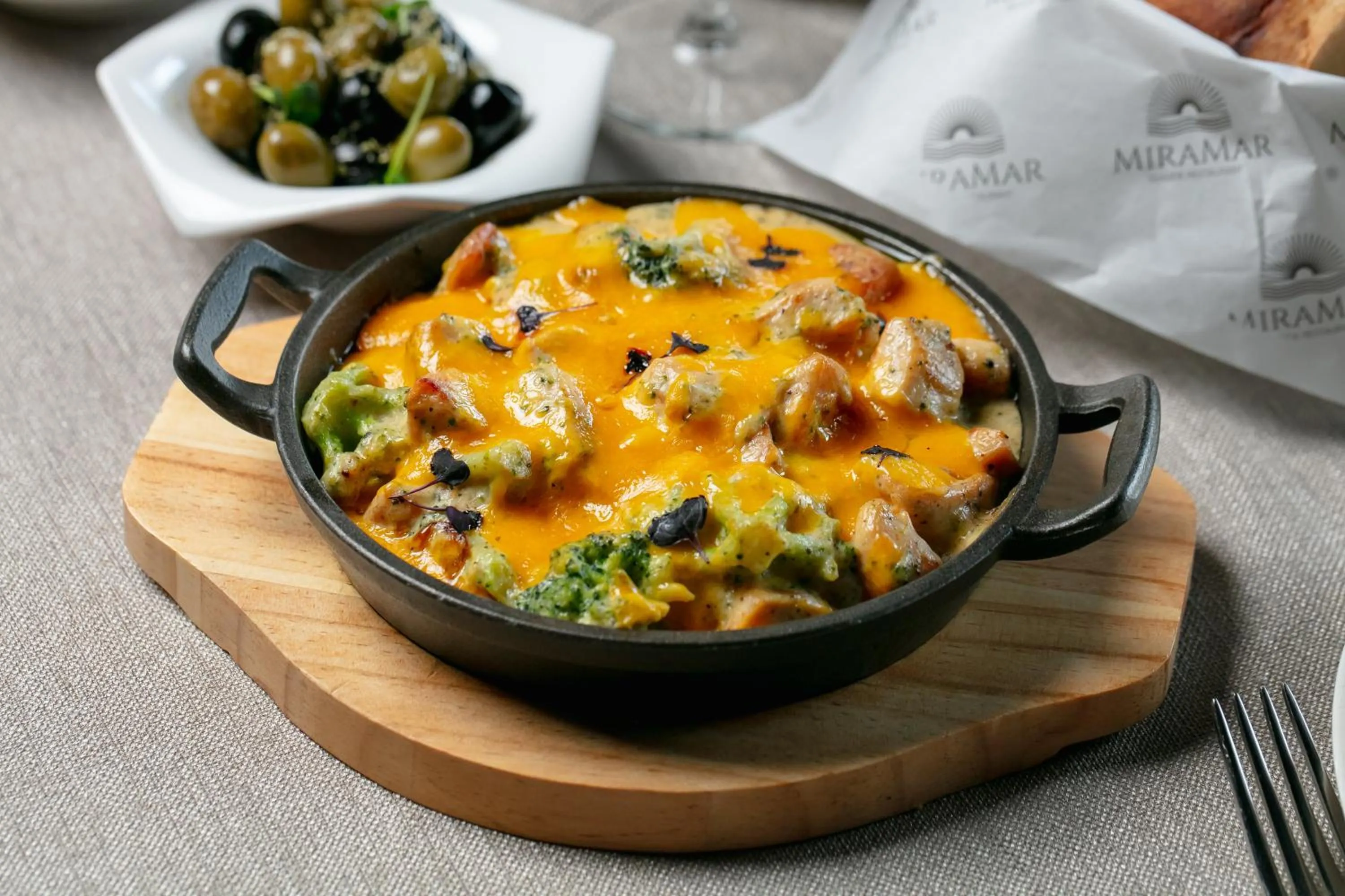 Restaurant/places to eat in Park Dedeman Baku