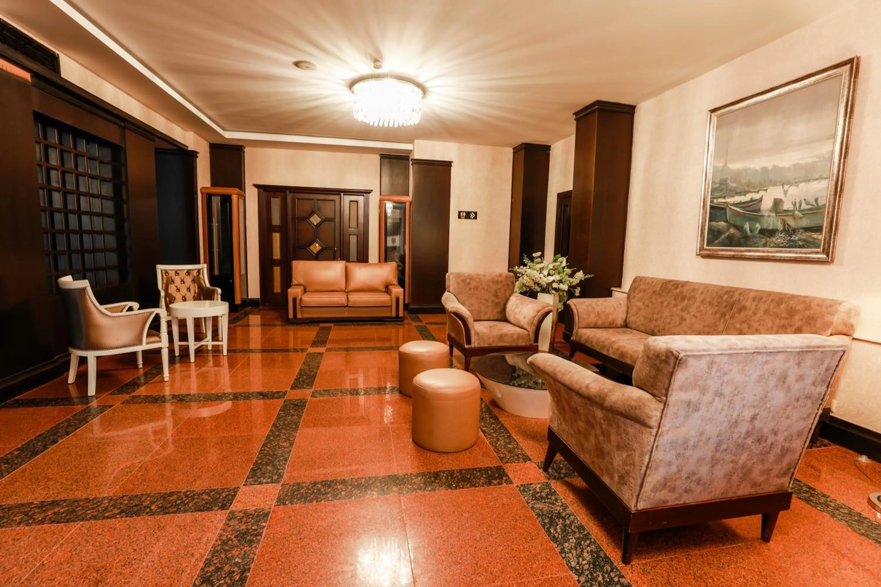 Communal lounge/ TV room in Park Dedeman Baku