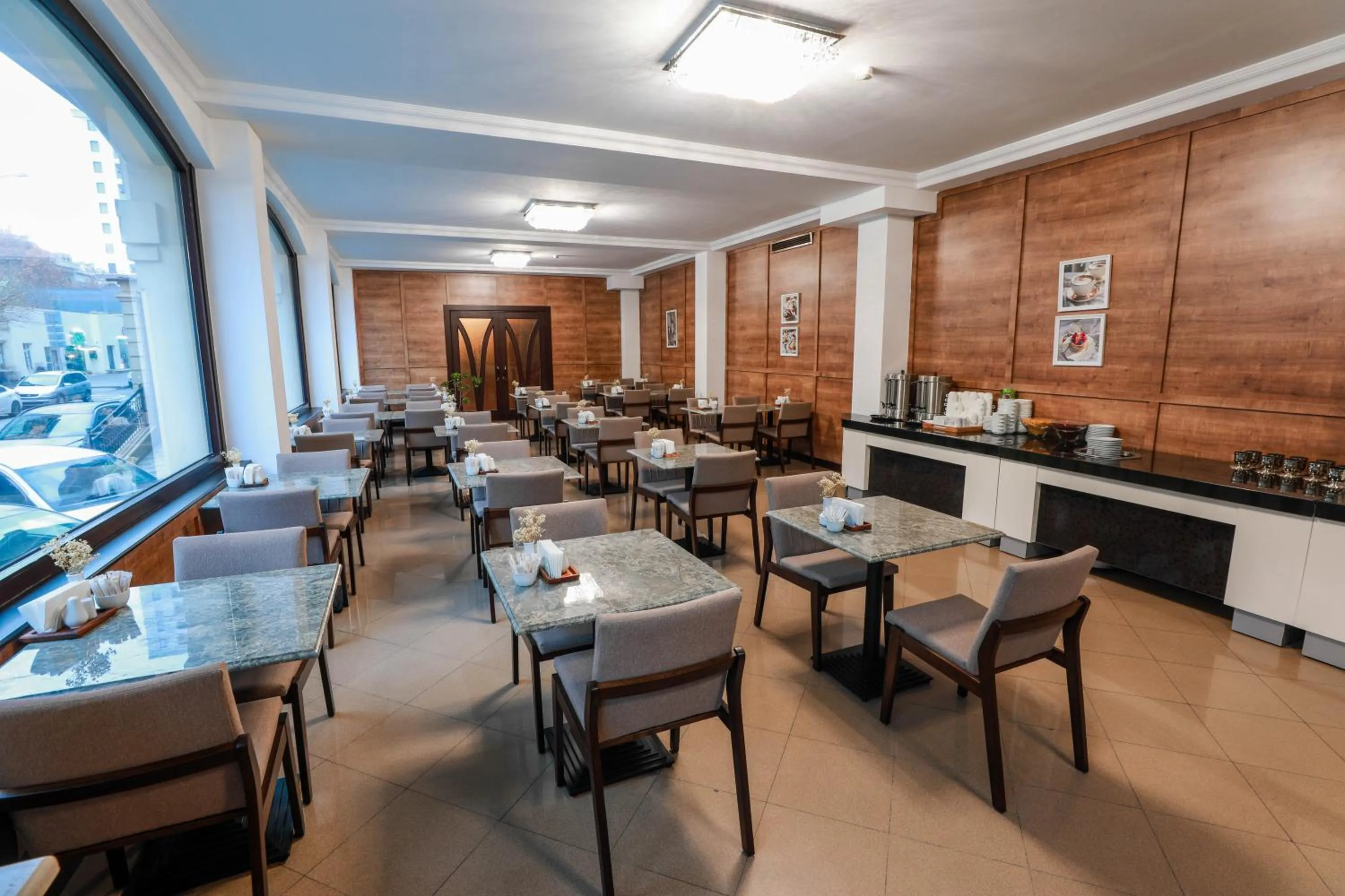 Breakfast in Park Dedeman Baku