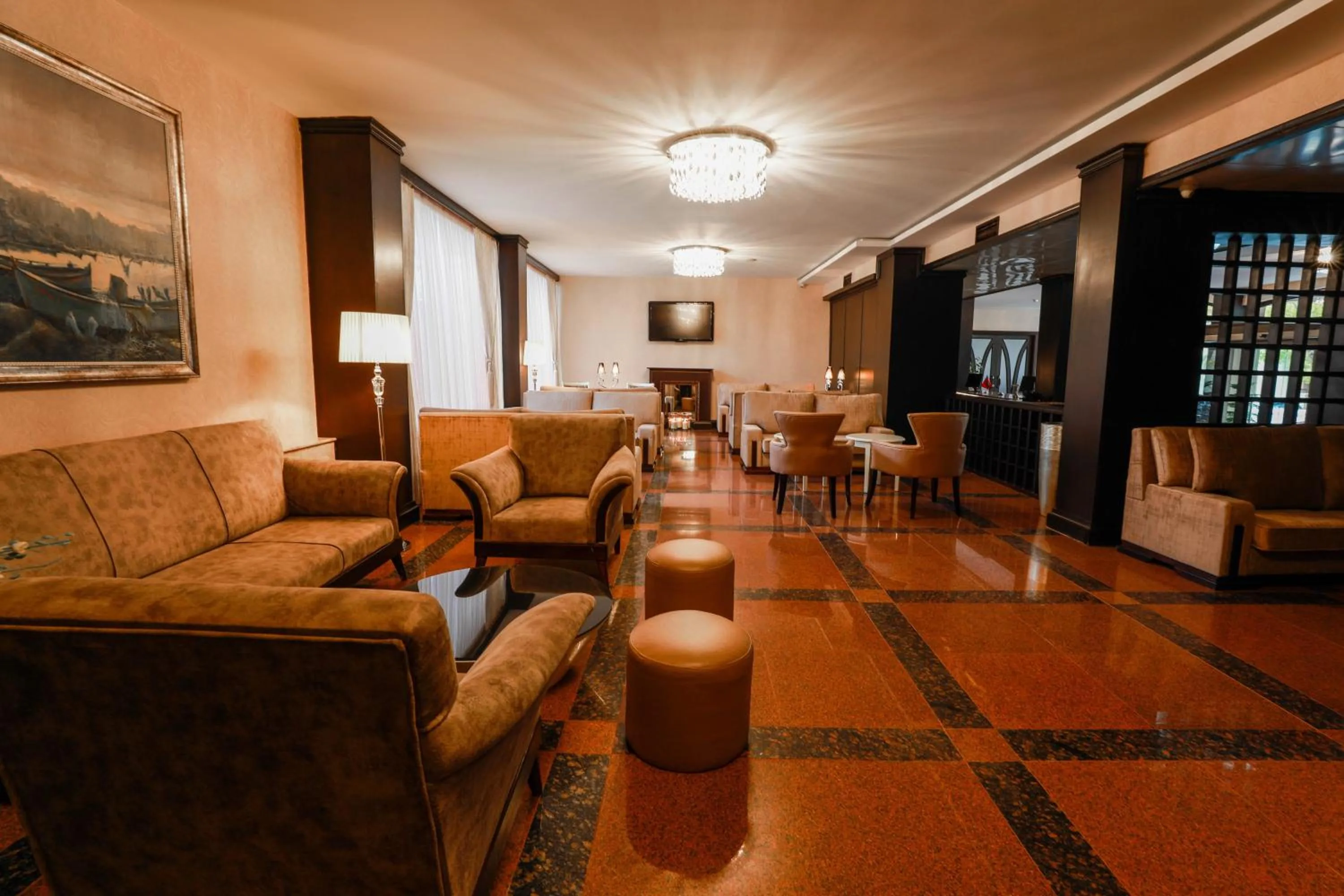 Communal lounge/ TV room in Park Dedeman Baku