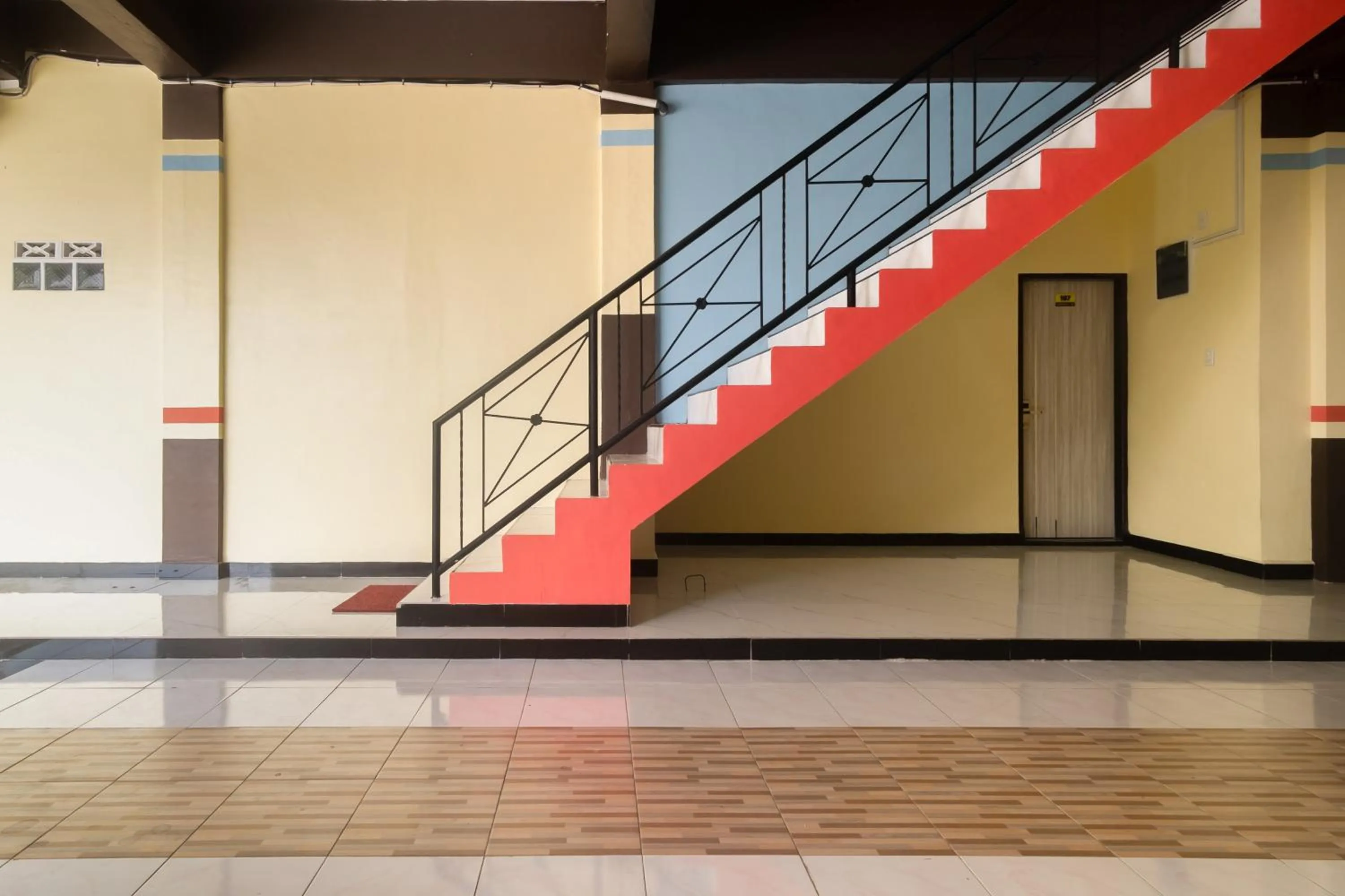 Property building in RedDoorz Plus at Sempurna Inn Medan