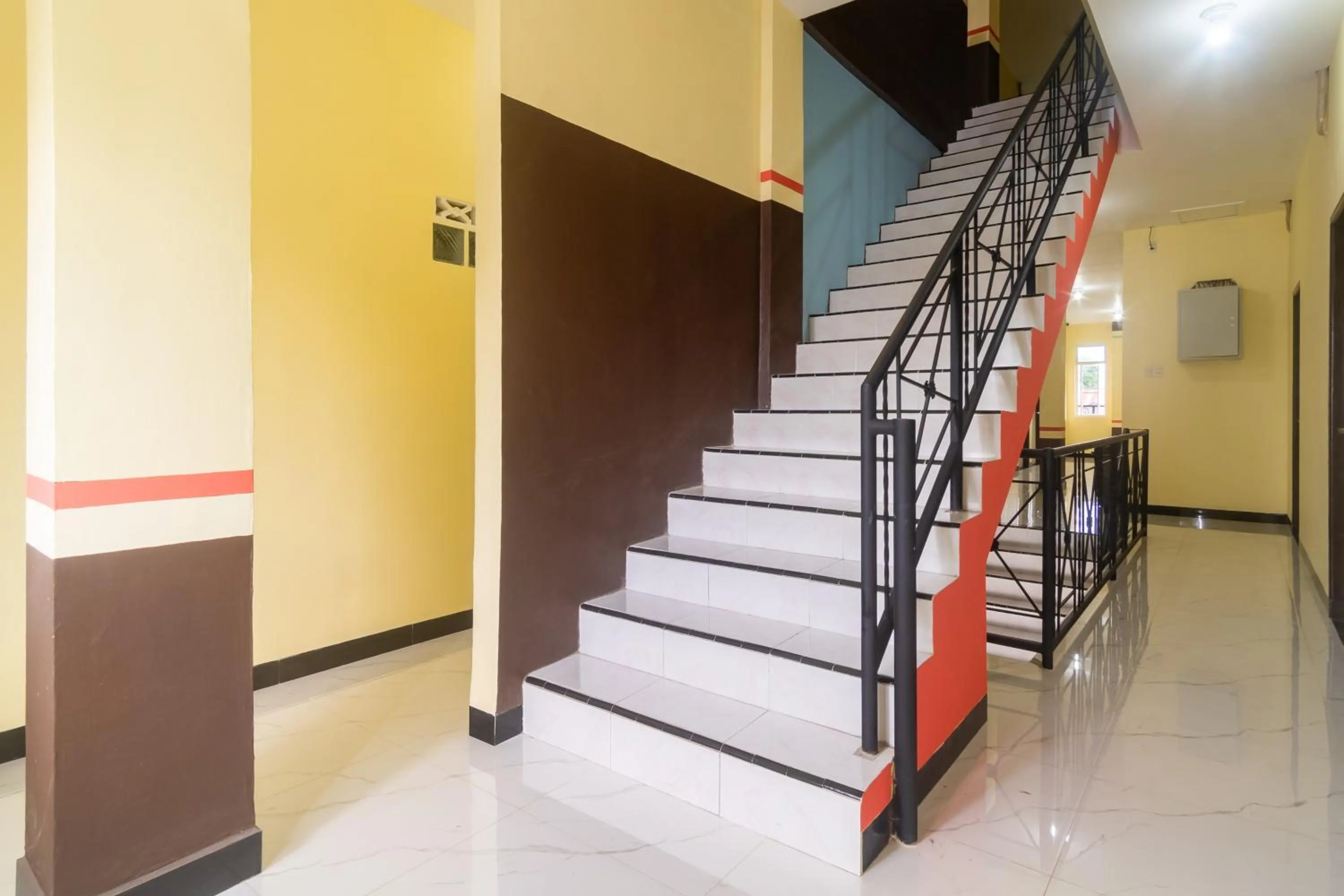 Property building in RedDoorz Plus at Sempurna Inn Medan