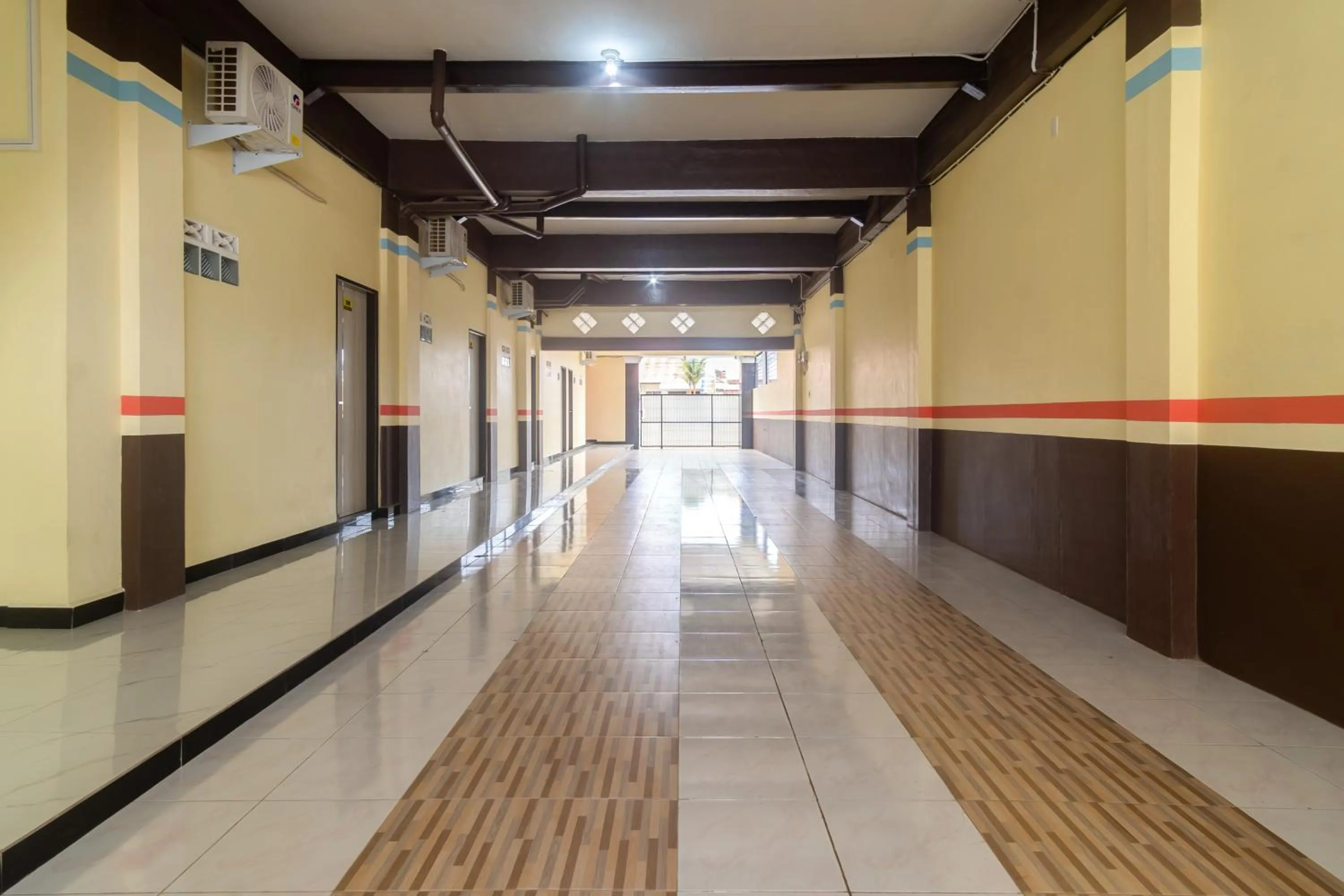 Property building in RedDoorz Plus at Sempurna Inn Medan