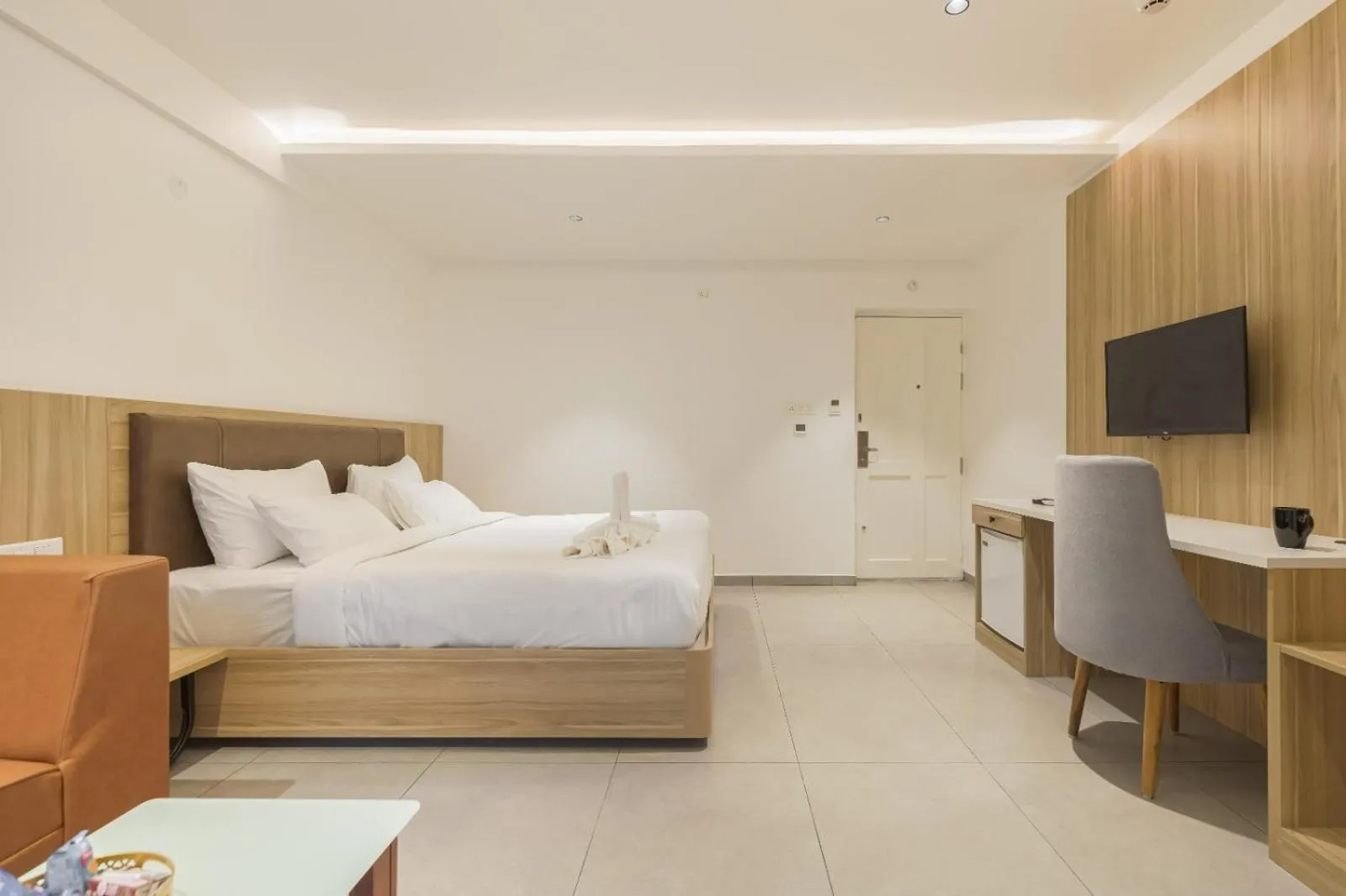 Photo of the whole room, Bed in Akoya Business Hotel Whitefield