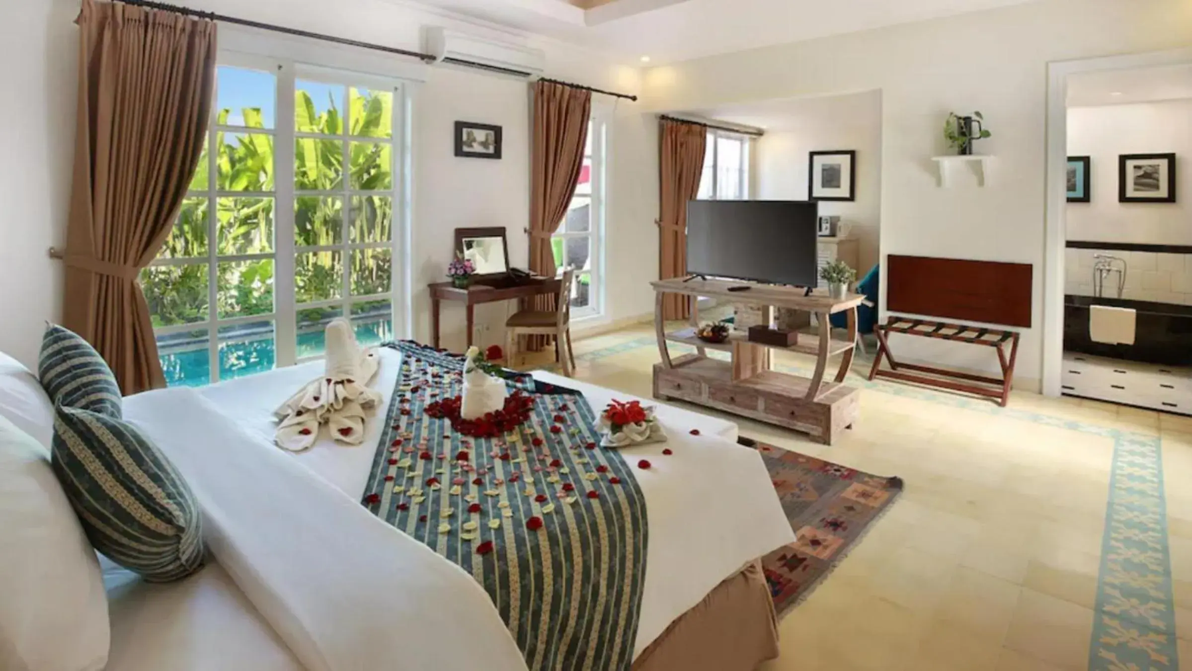 One Bedroom Private Pool Villas in SOLTERRA SEMINYAK Boutique Hotel & Spa Powered by Archipelago One Bedroom Private Pool Villas in SOLTERRA SEMINYAK Boutique Hotel & Spa Powered by Archipelago