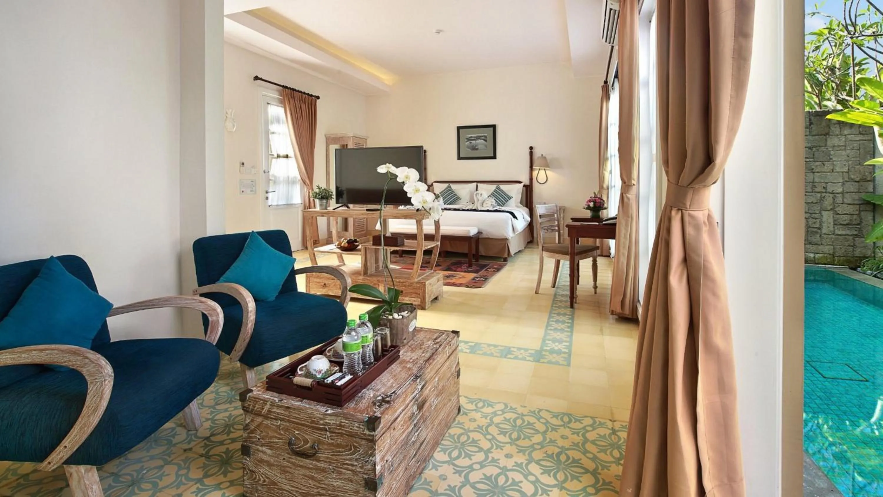 Living room in SOLTERRA SEMINYAK Boutique Hotel & Spa Powered by Archipelago