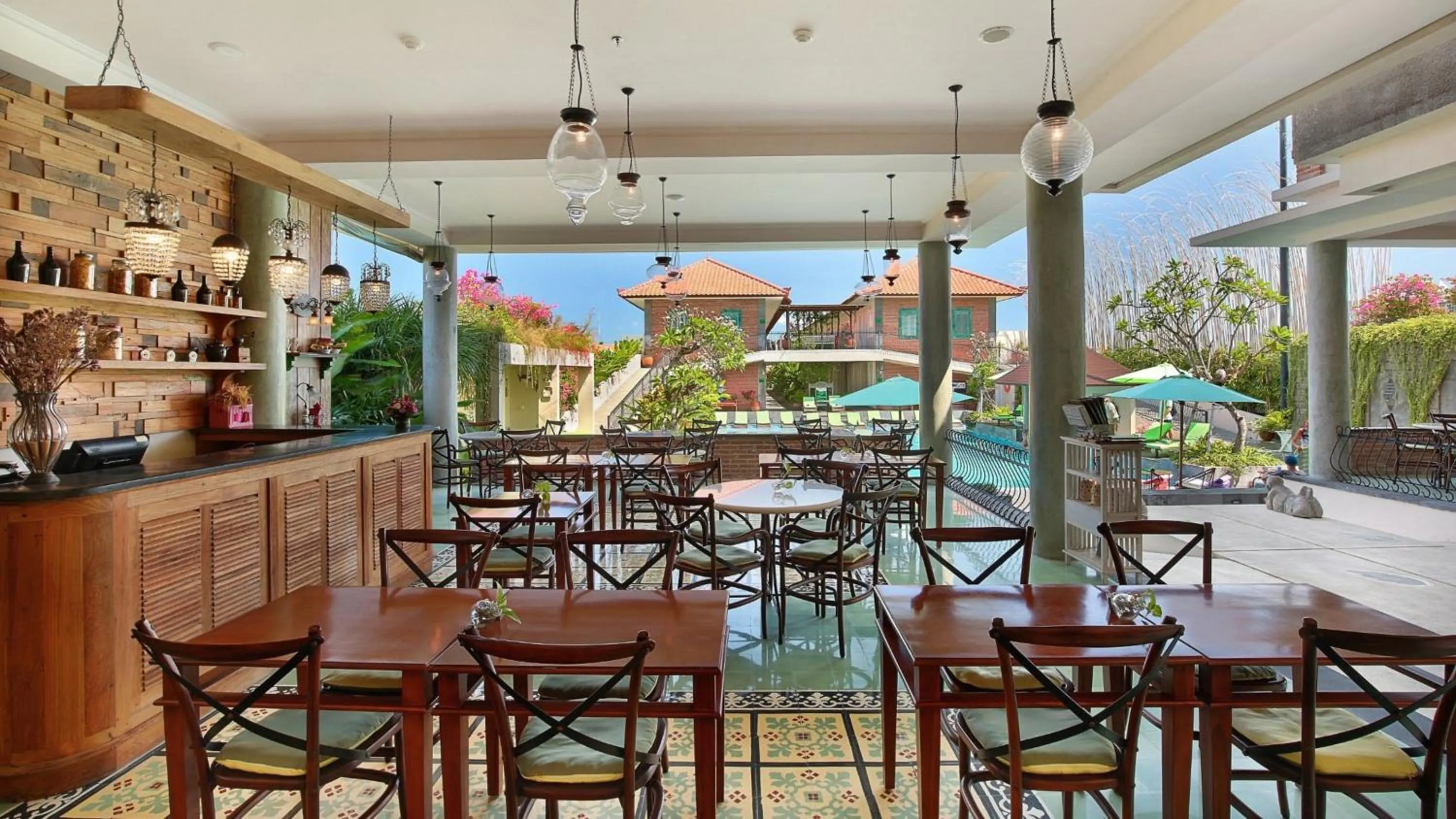 Restaurant/places to eat in SOLTERRA SEMINYAK Boutique Hotel & Spa Powered by Archipelago