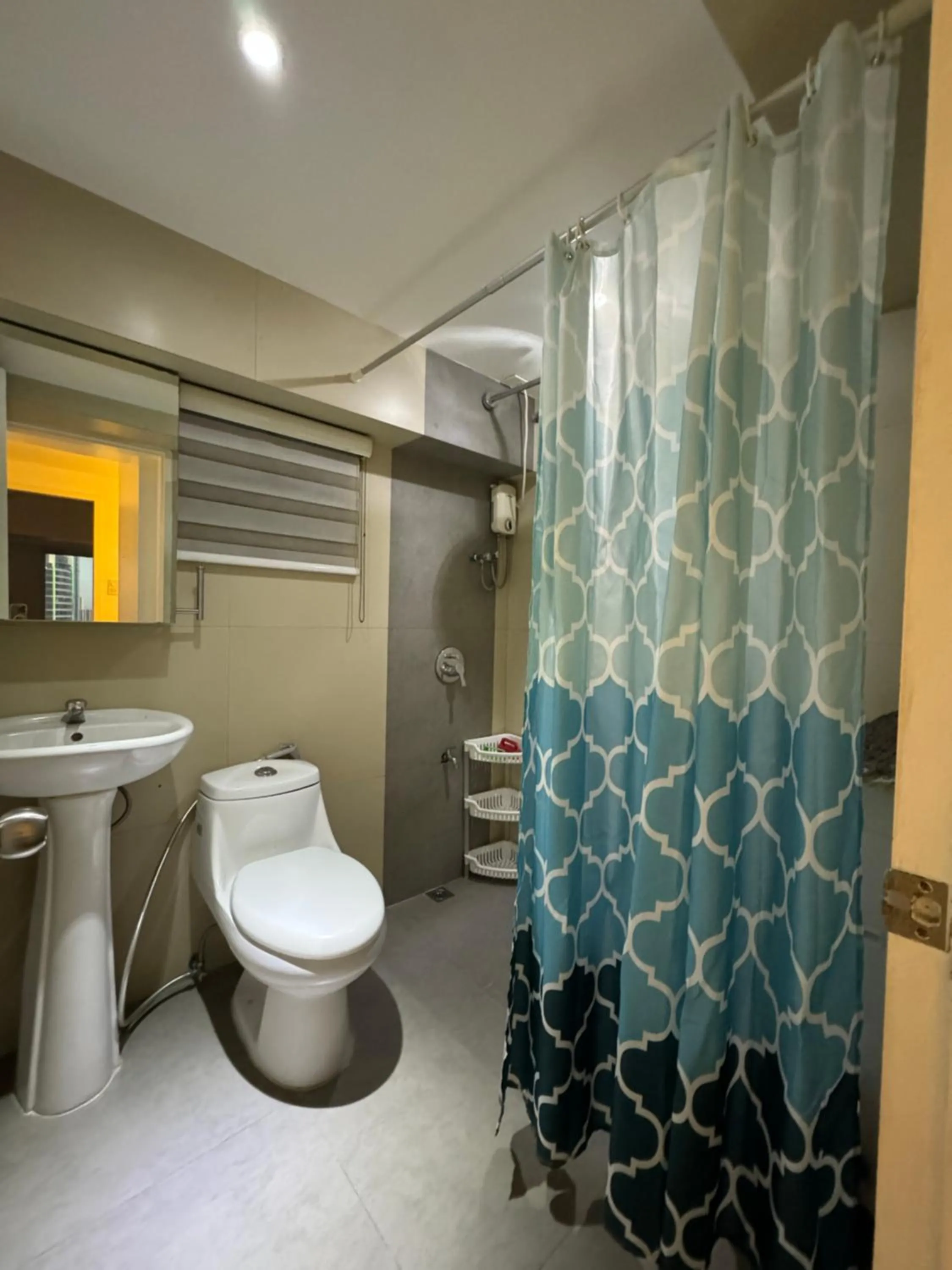 Cozi Modern Loft Suite near high street BGC wifi pool