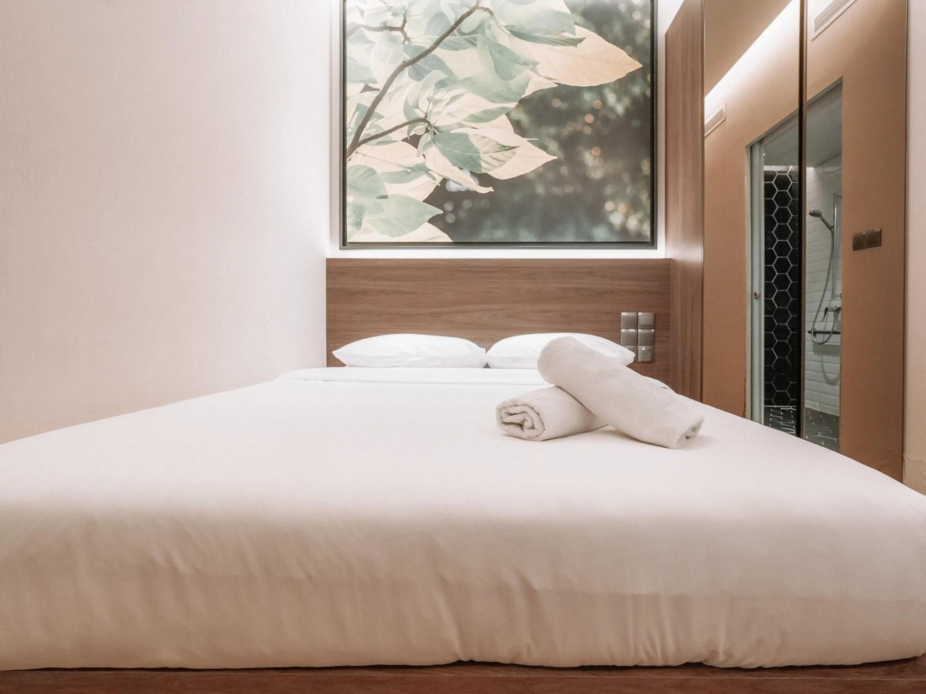 Bed in A Hotel Bugis, 11Hrs, Stay From 8PM To 9AM