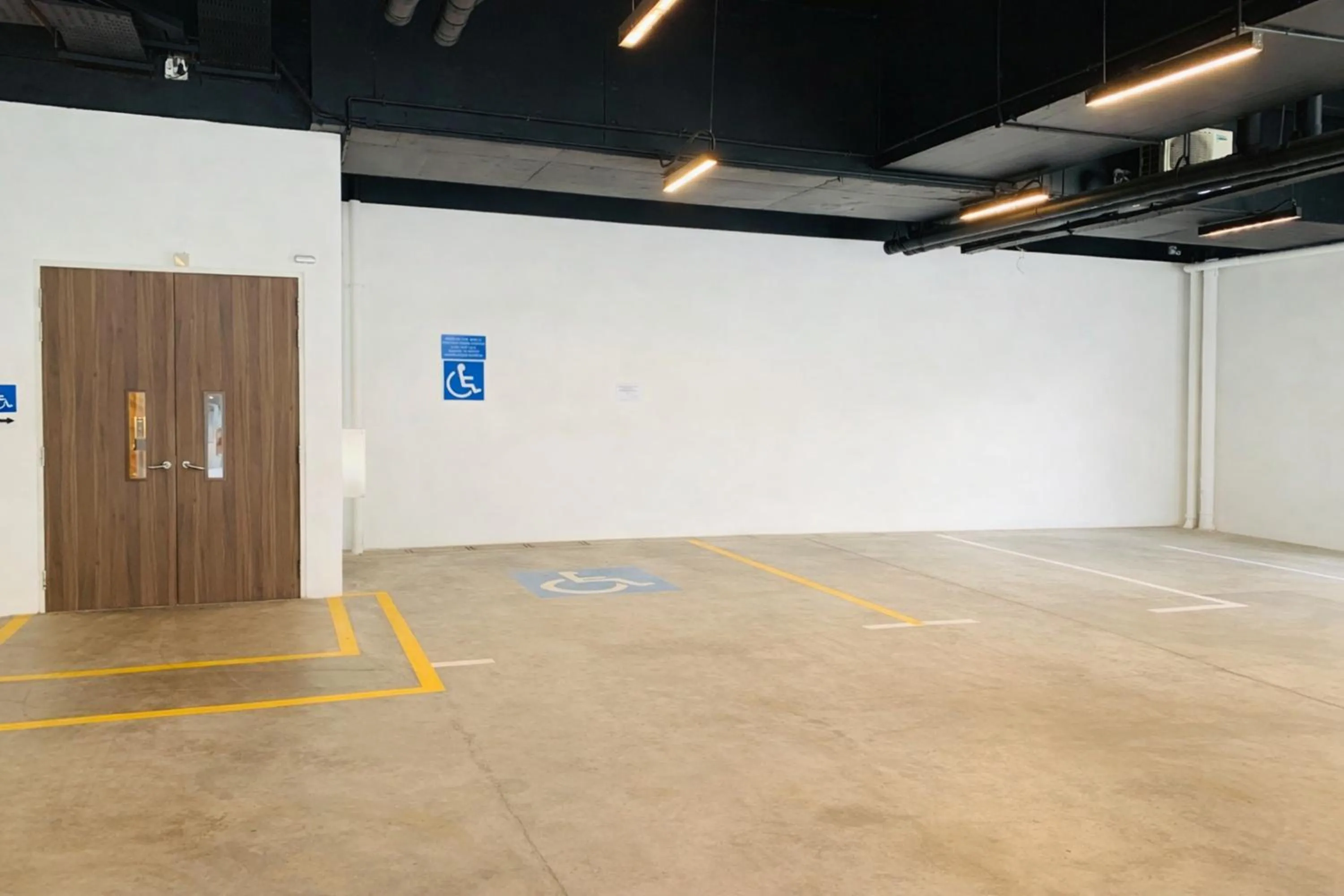 Parking in A Hotel Bugis, 11Hrs, Stay From 8PM To 9AM