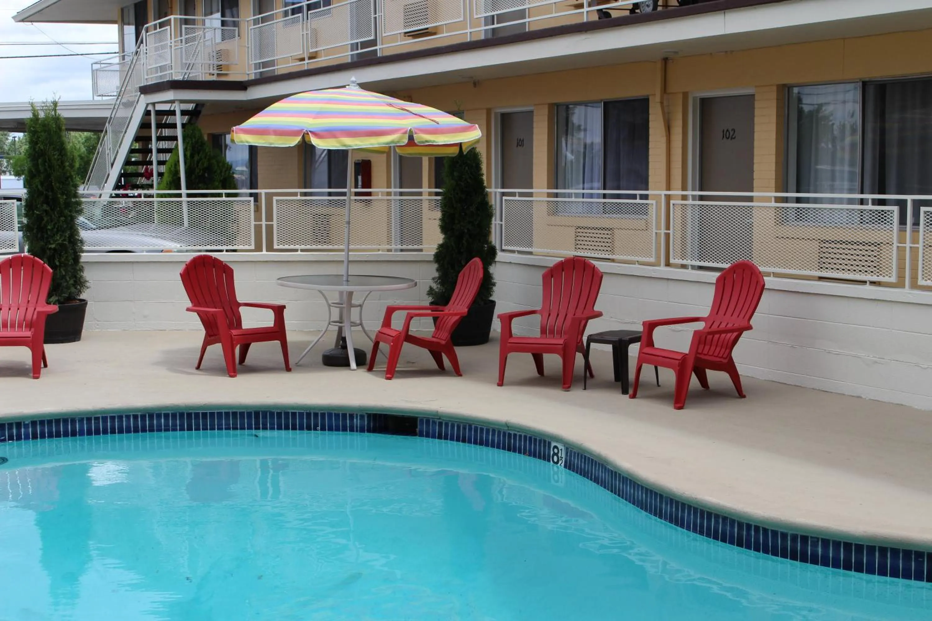 Swimming pool in Sovana Inn