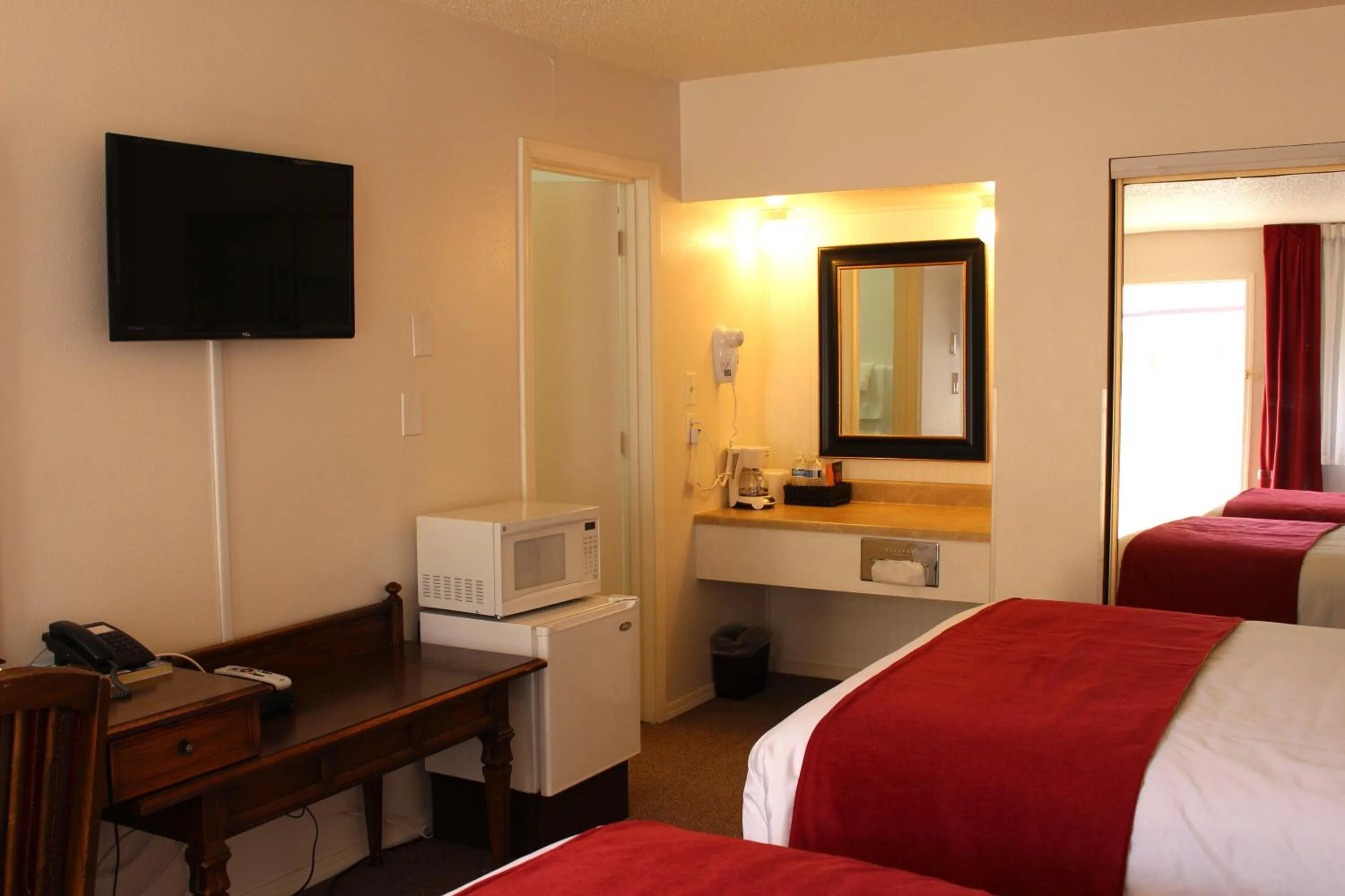 Bedroom, Bed in Sovana Inn