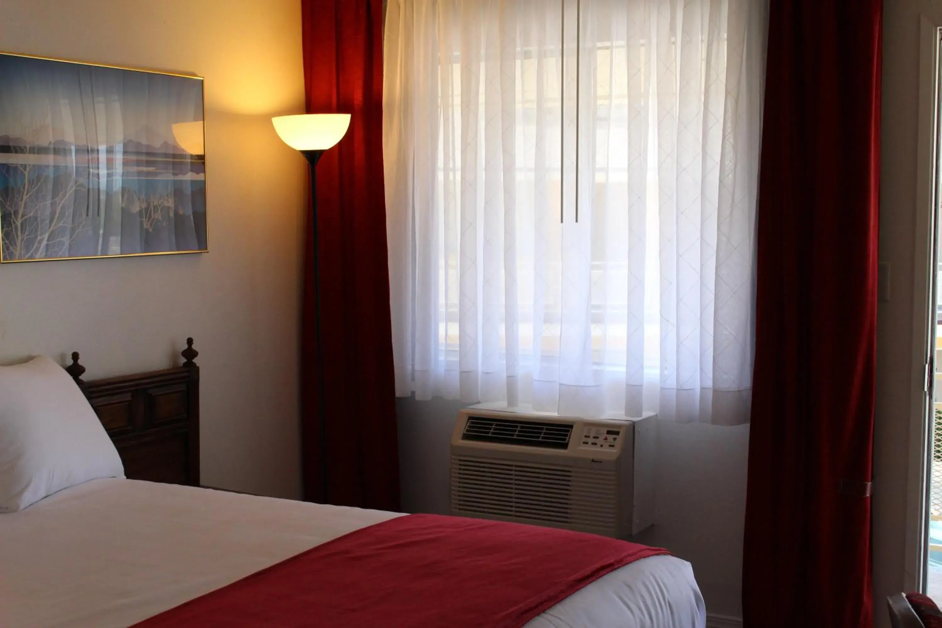 Bedroom, Bed in Sovana Inn Bedroom, Bed in Sovana Inn