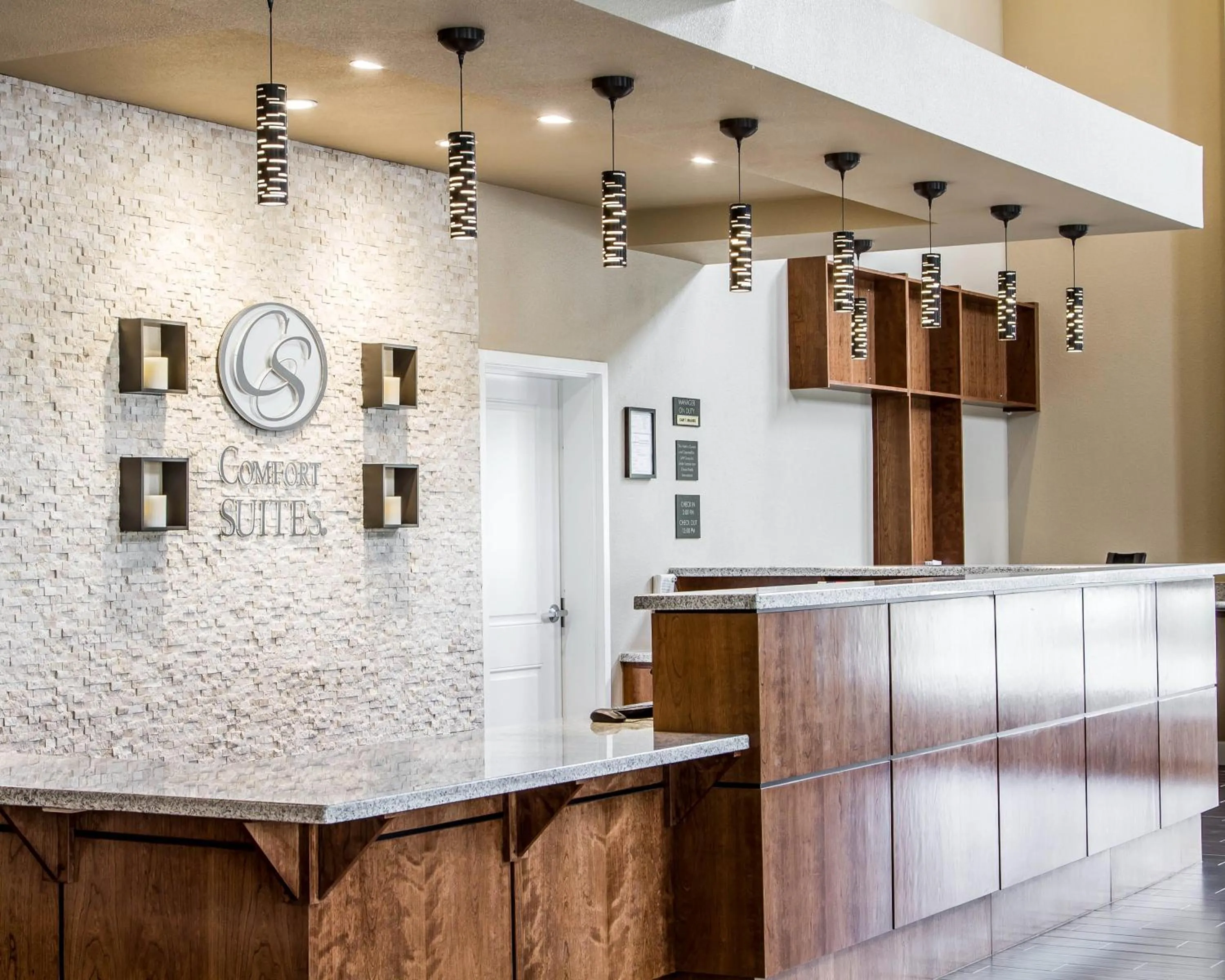 Lobby or reception in Comfort Suites Woodland - Sacramento Airport