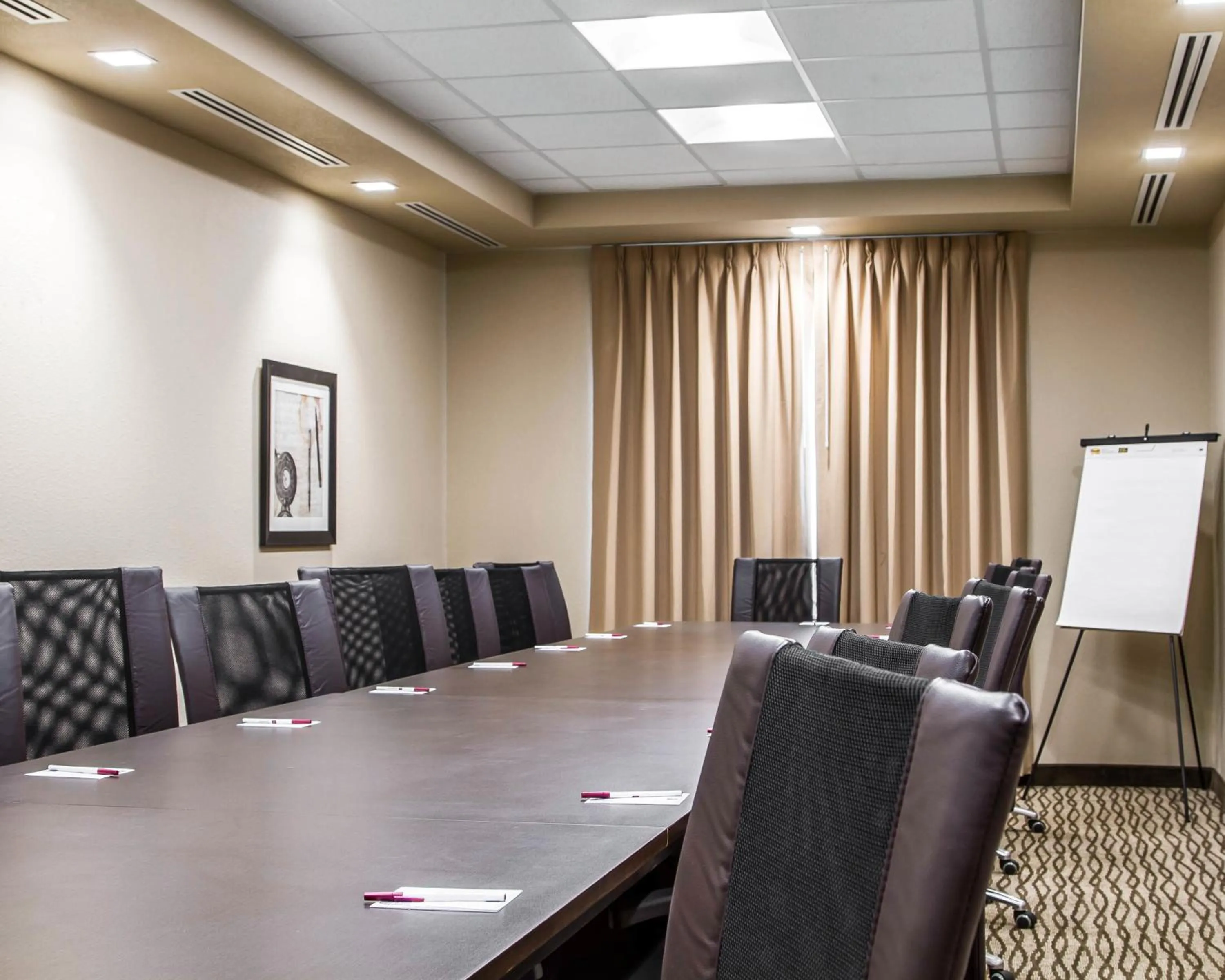 Meeting/conference room in Comfort Suites Woodland - Sacramento Airport