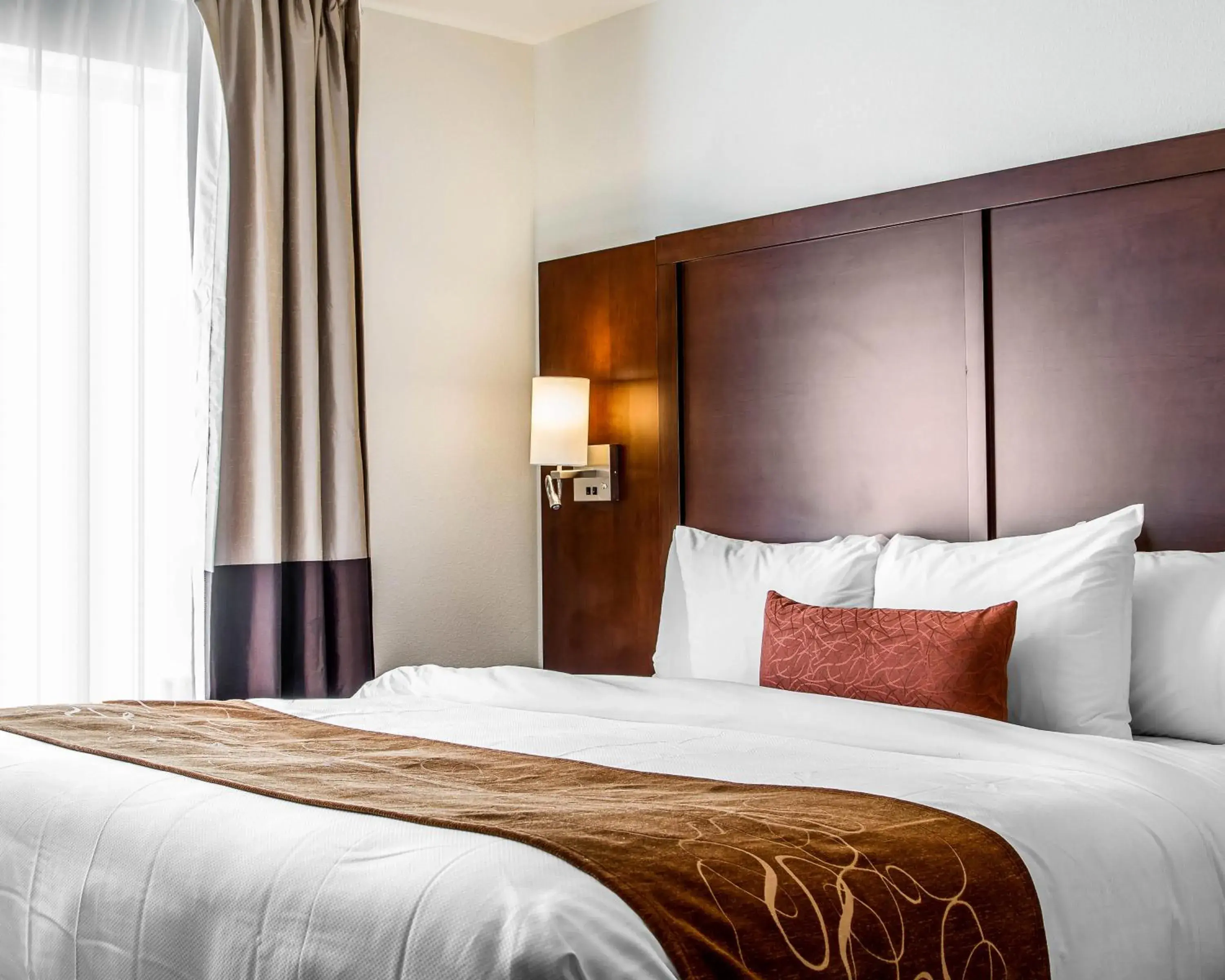 King Suite in Comfort Suites Woodland - Sacramento Airport King Suite in Comfort Suites Woodland - Sacramento Airport