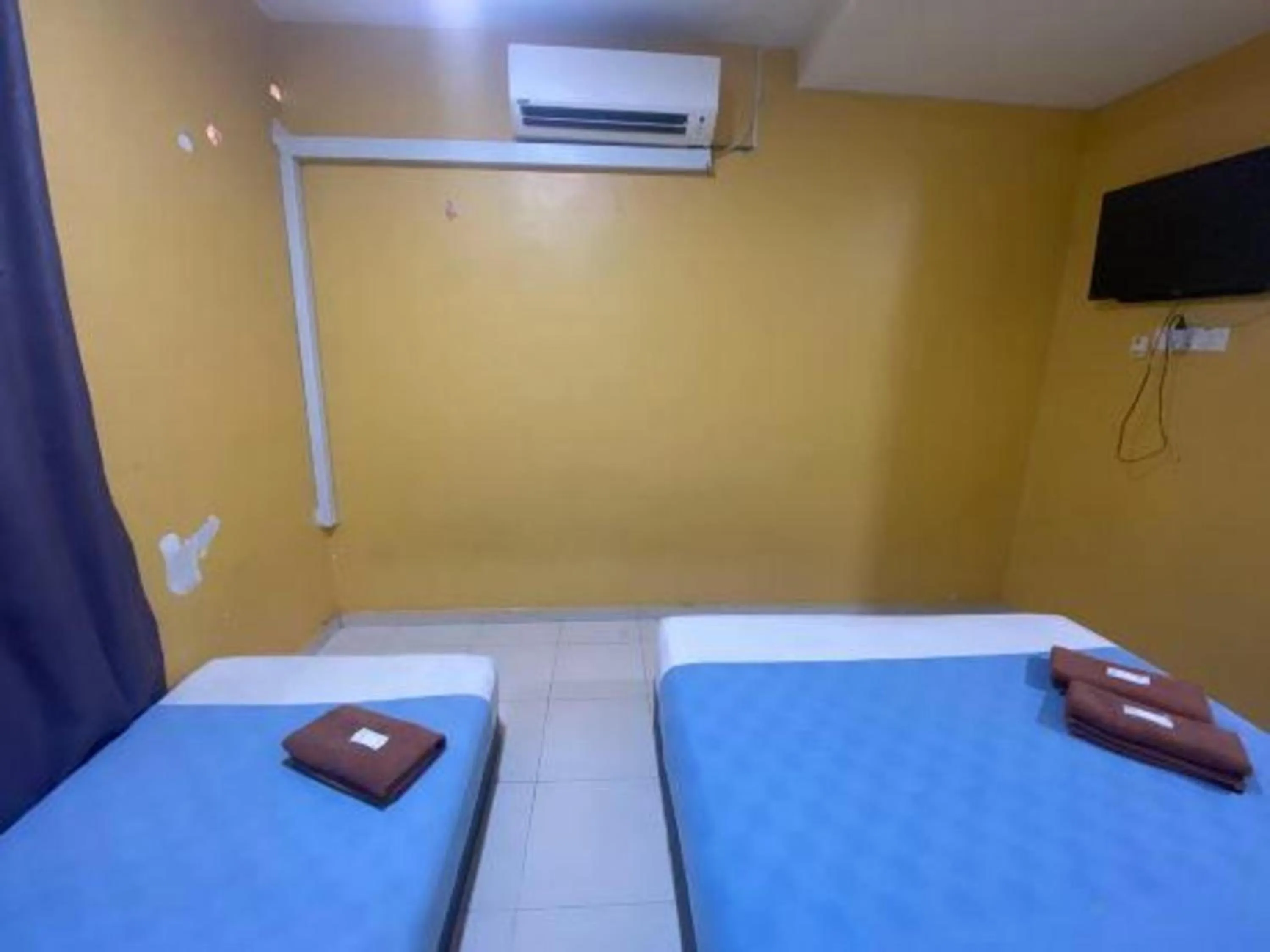 Photo of the whole room, Bed in Hotel O De Anjung