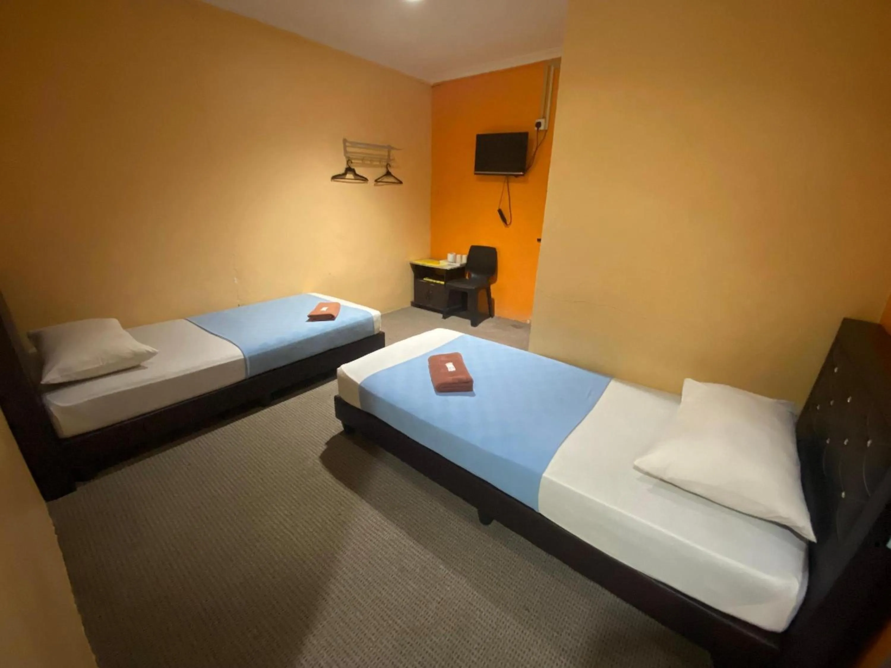 Photo of the whole room, Bed in Hotel O De Anjung