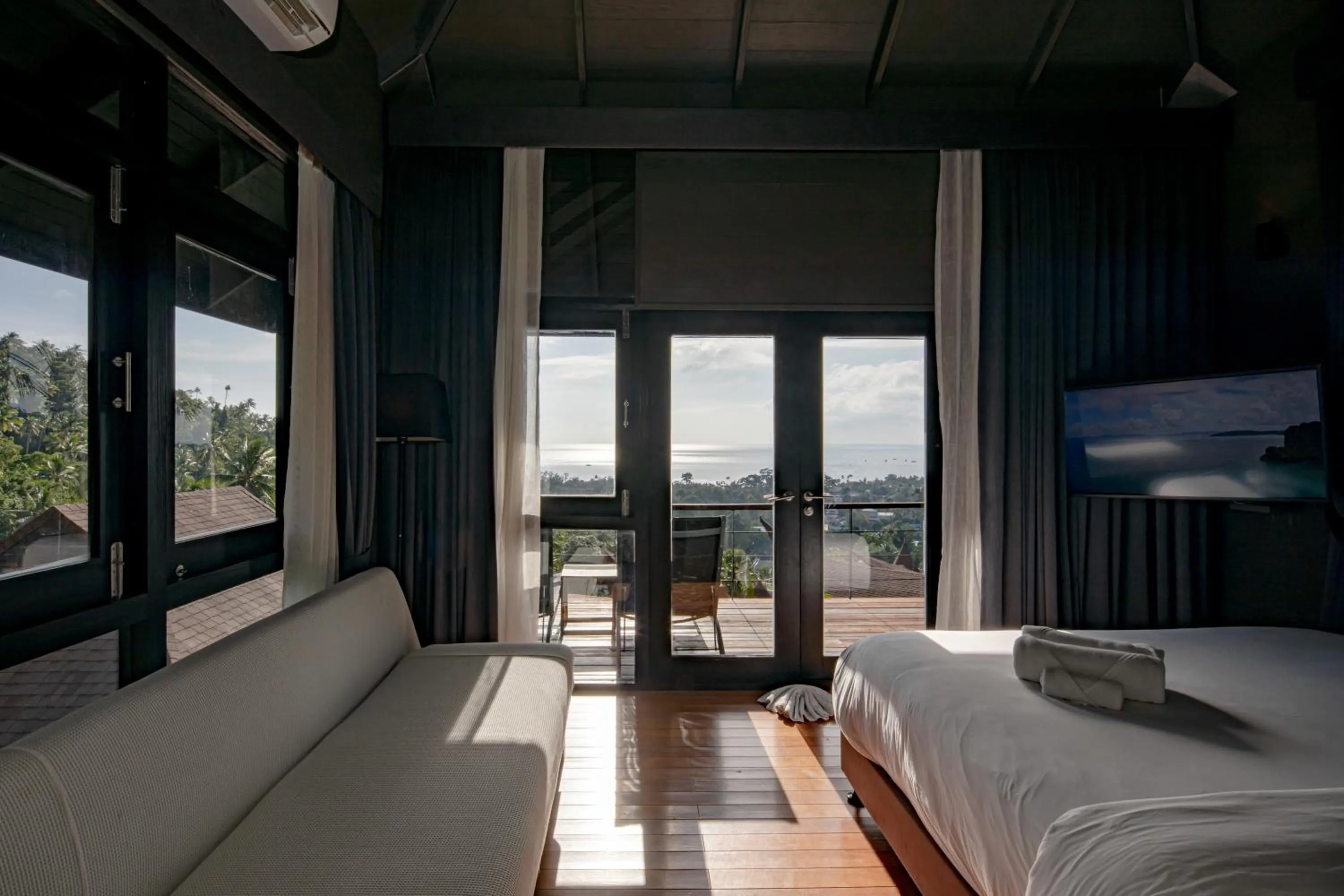 Bed in The Tarna Resort, Koh Tao