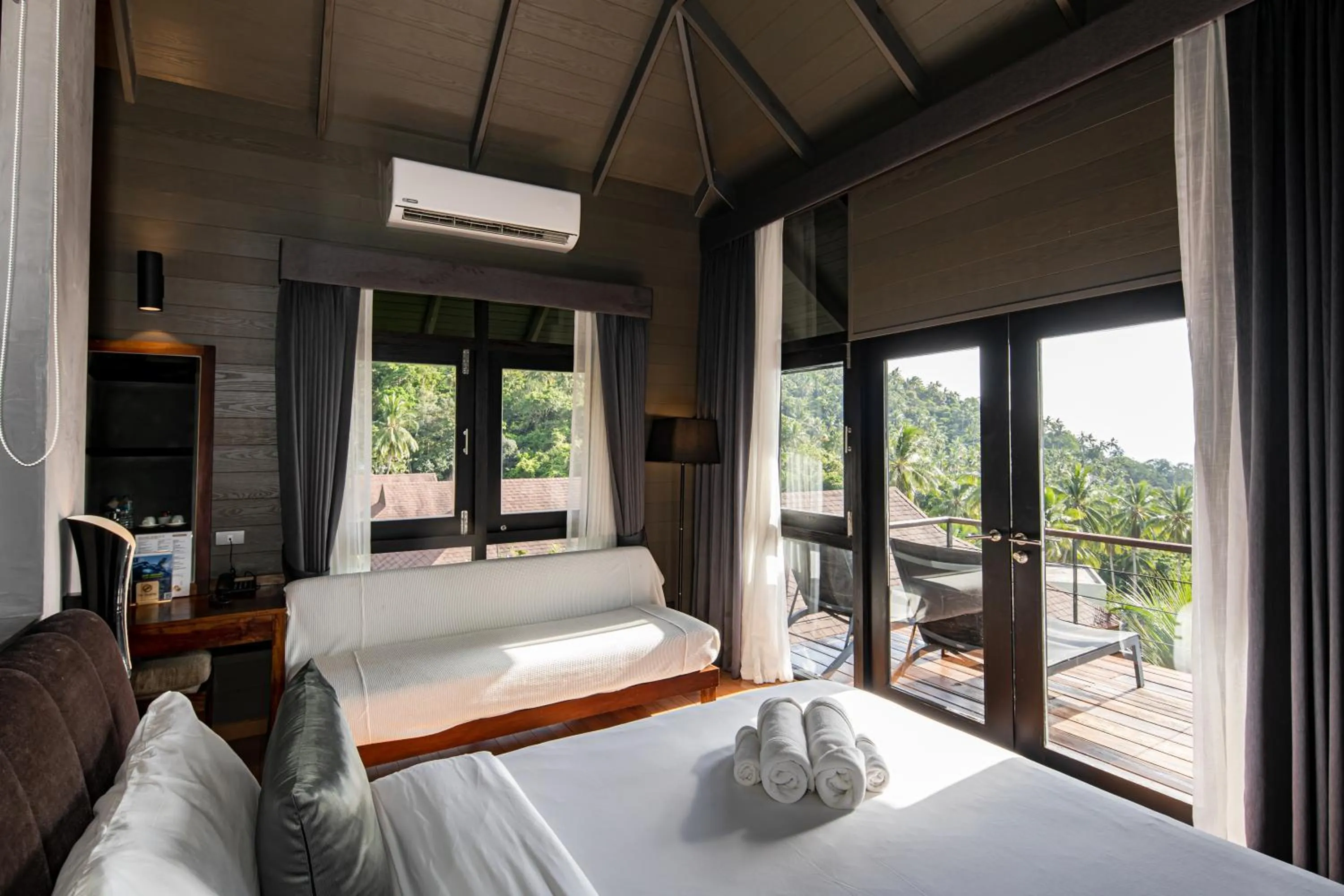 Bed in The Tarna Resort, Koh Tao