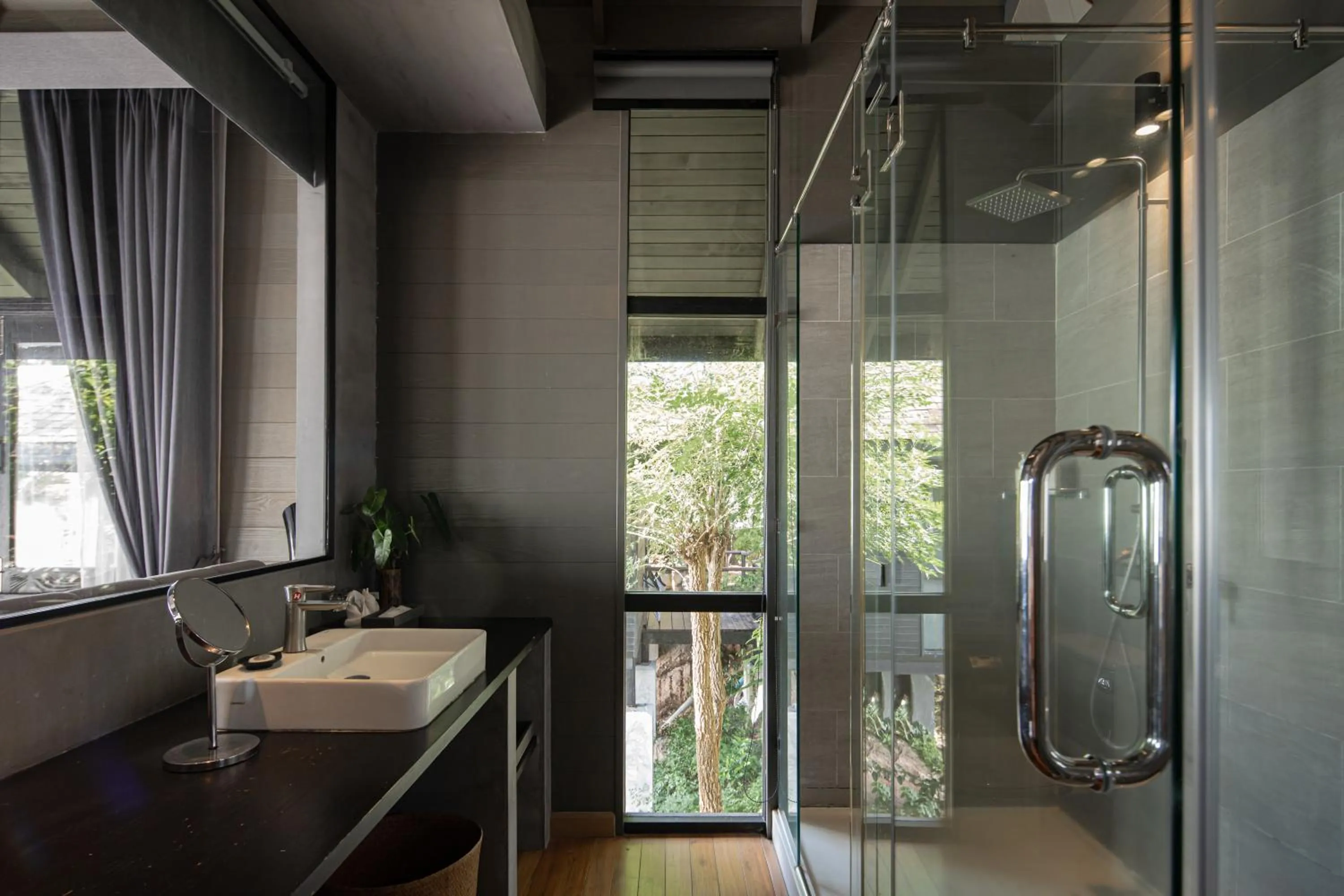 Toilet in The Tarna Resort, Koh Tao