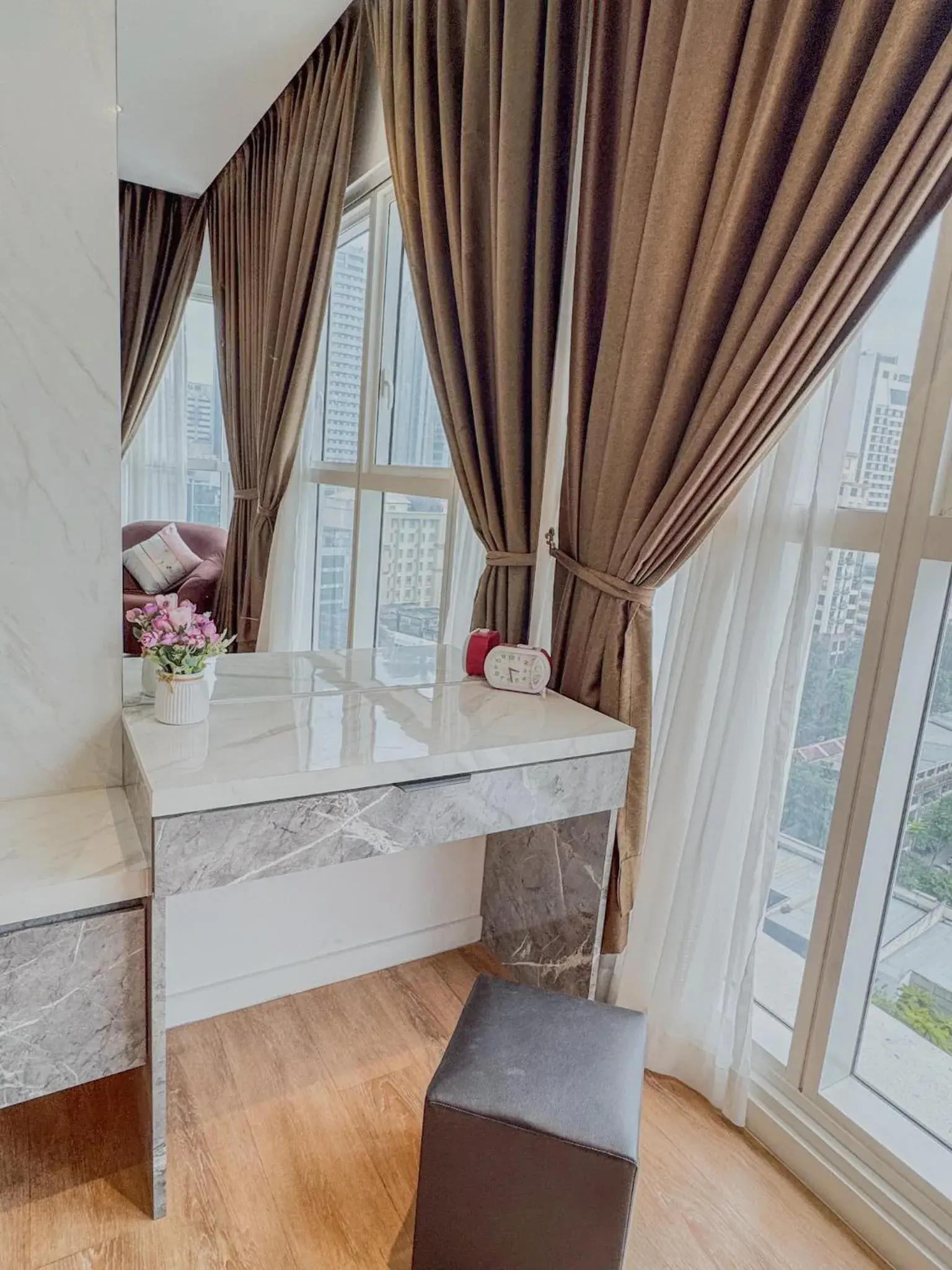 Seating area, Bed in Lila Suites Quill Residence KLCC Seating area, Bed in Lila Suites Quill Residence KLCC