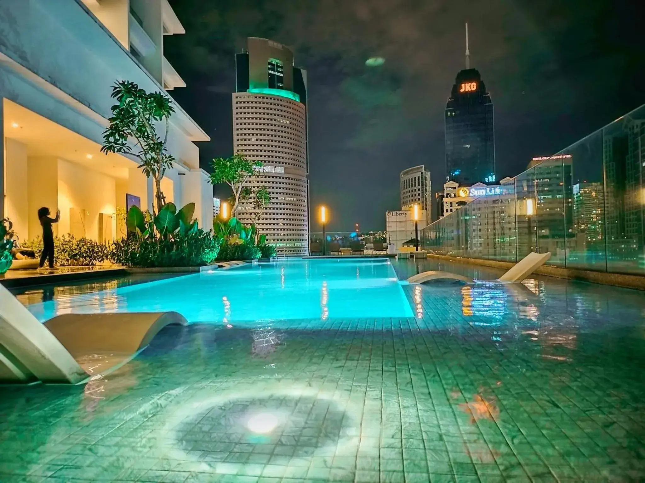 Swimming pool in Lila Suites Quill Residence KLCC Swimming pool in Lila Suites Quill Residence KLCC
