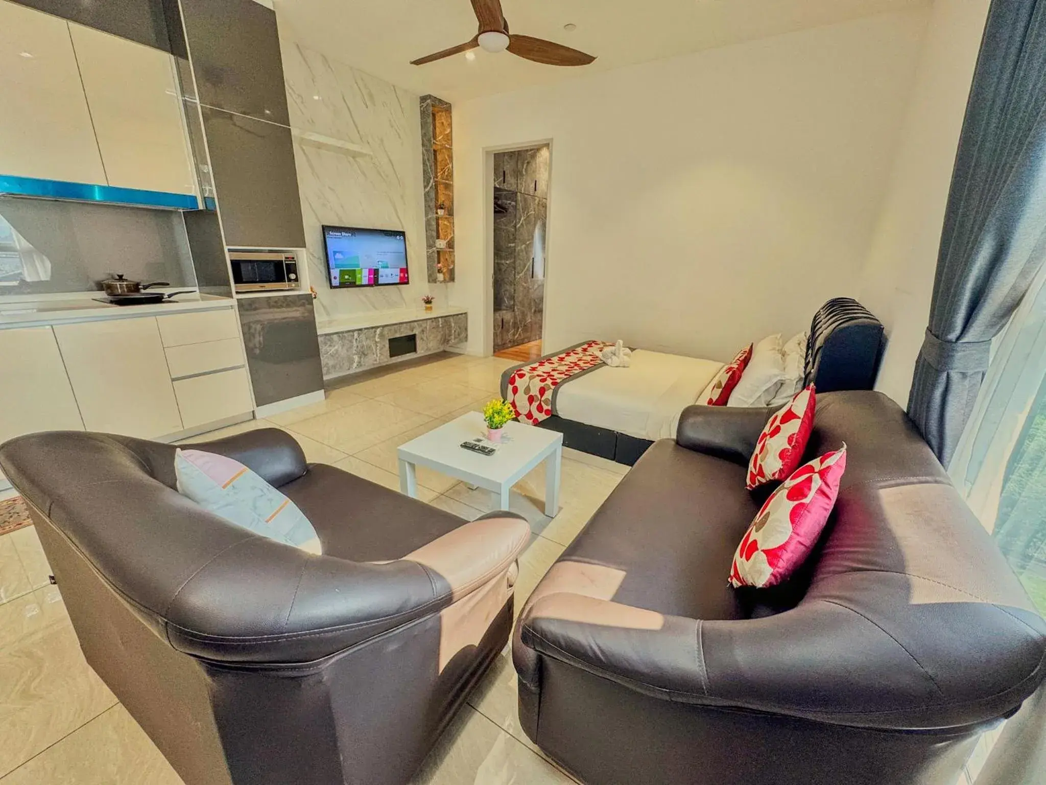 TV and multimedia in Lila Suites Quill Residence KLCC TV and multimedia in Lila Suites Quill Residence KLCC