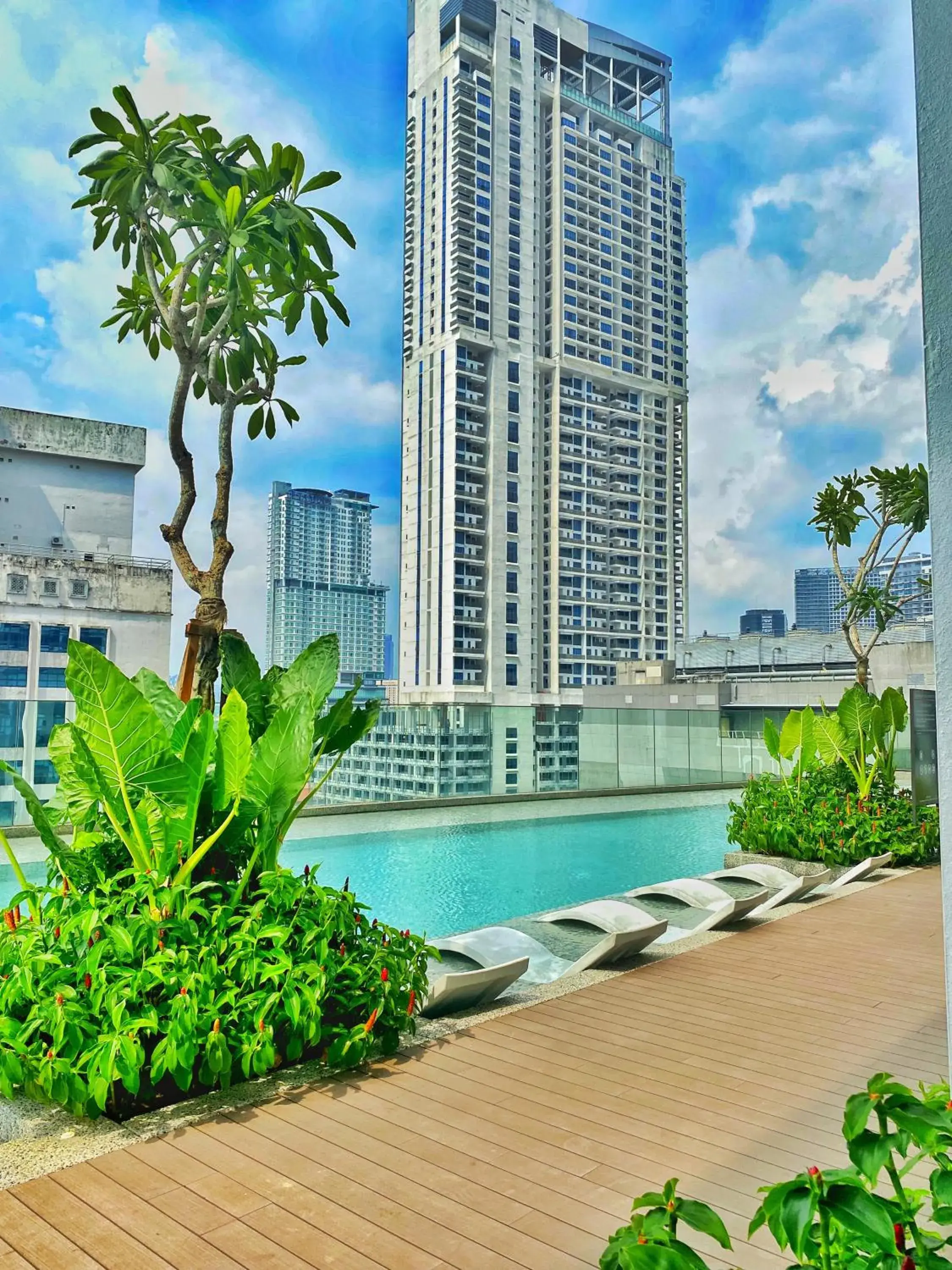 Swimming pool in Lila Suites Quill Residence KLCC Swimming pool in Lila Suites Quill Residence KLCC