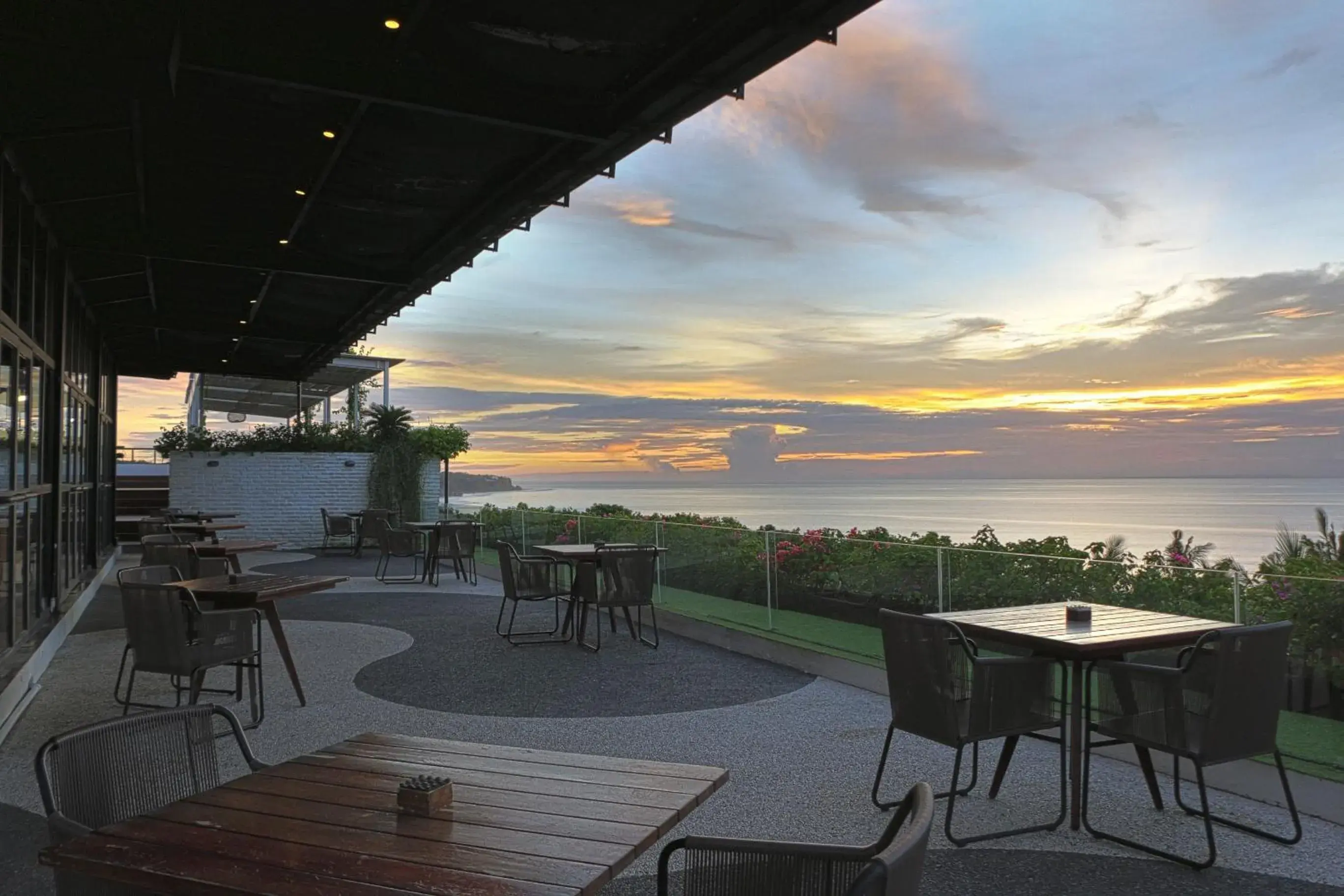 Restaurant/places to eat in Klapa Resort Restaurant/places to eat in Klapa Resort