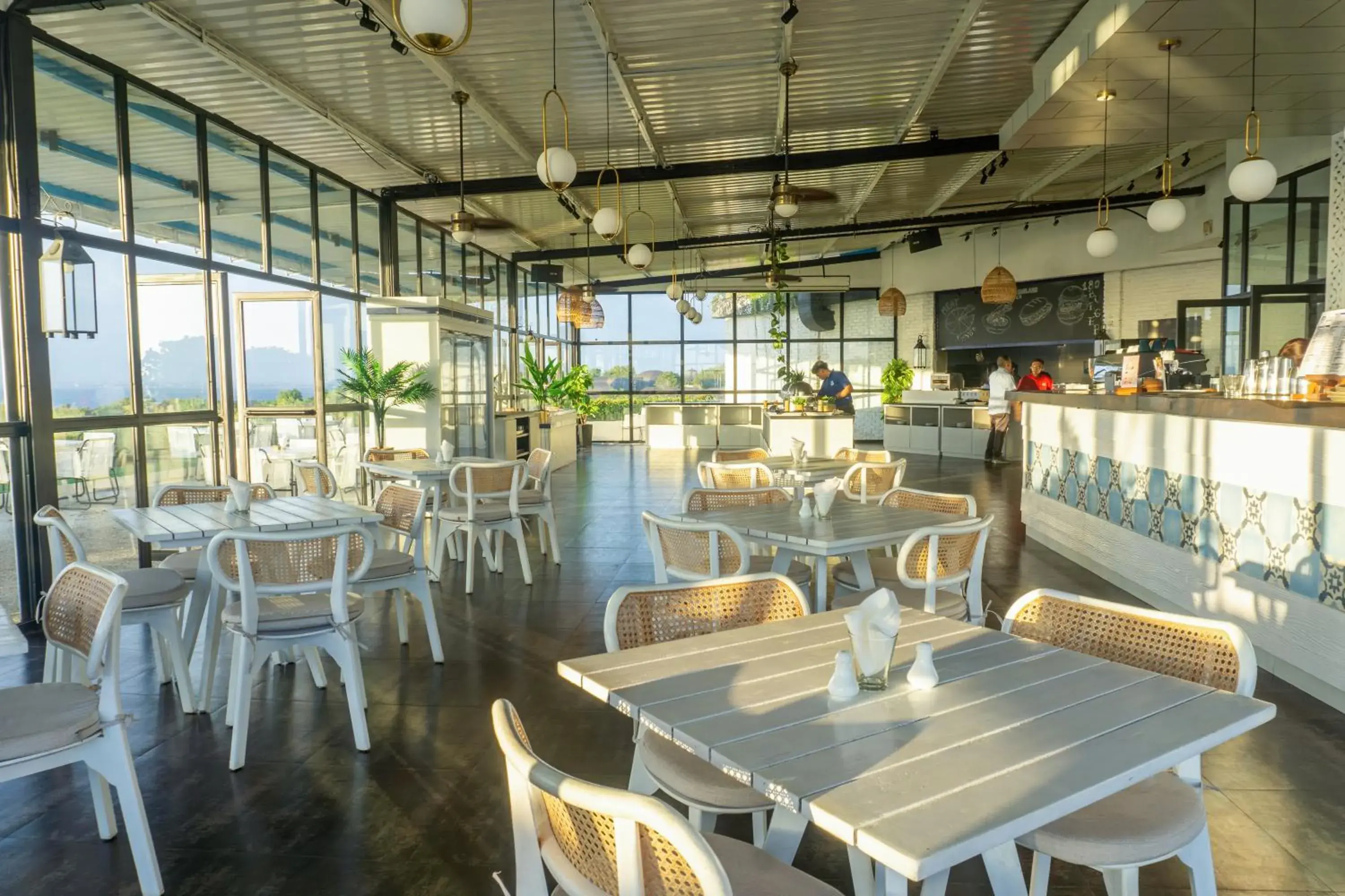 Restaurant/places to eat in Klapa Resort Restaurant/places to eat in Klapa Resort