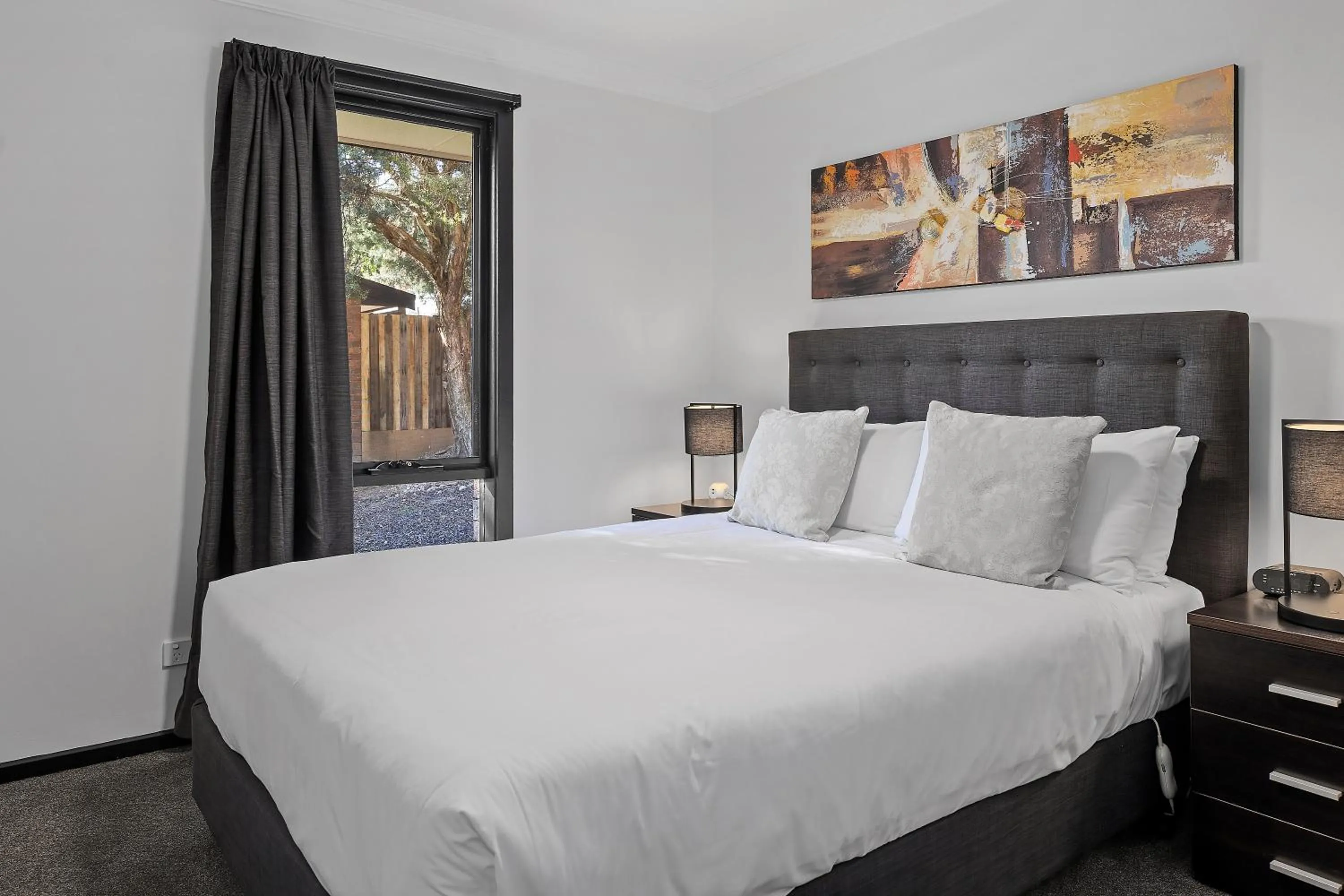 Bedroom, Bed in Yarra Gables