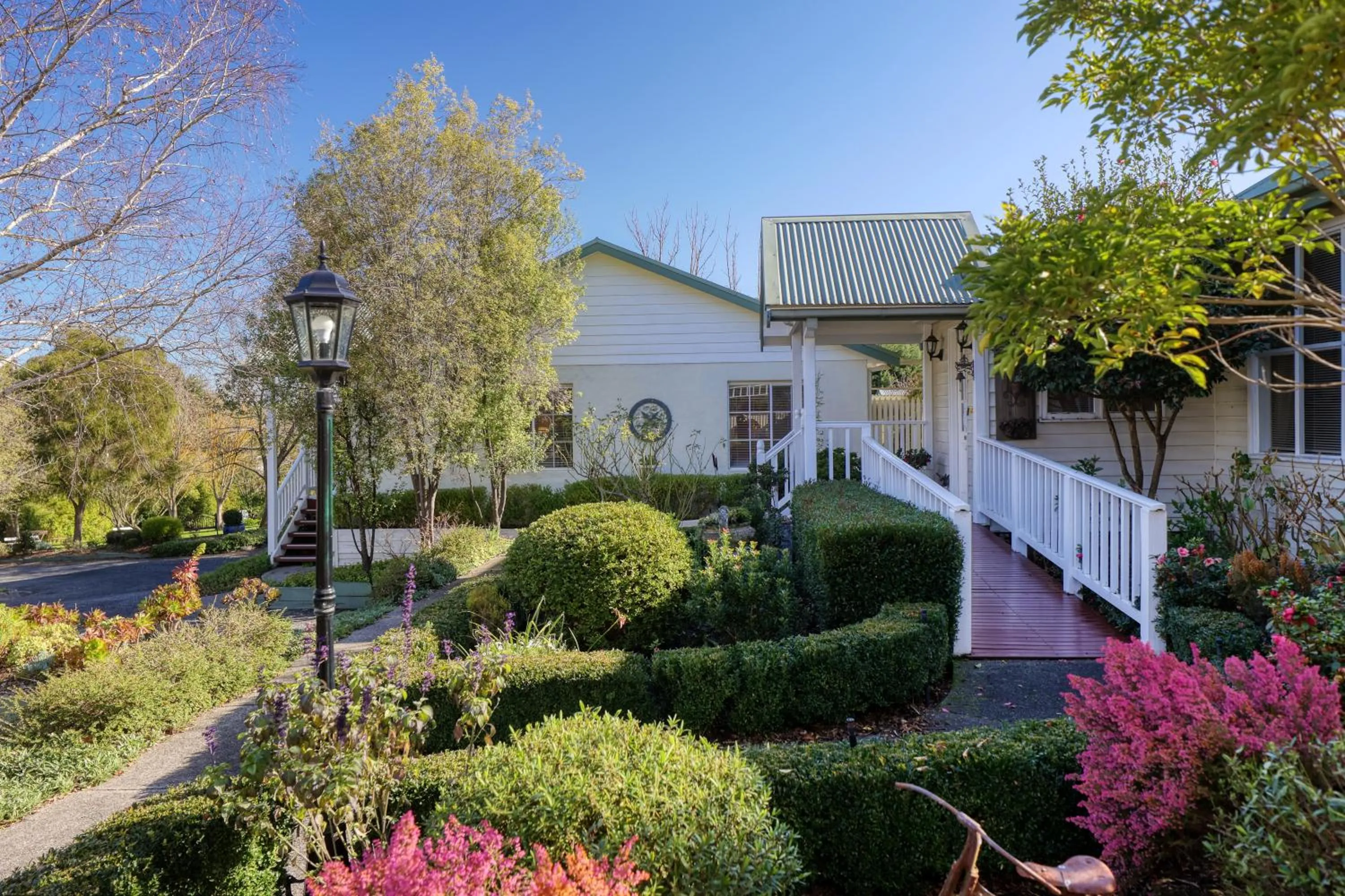Facade/entrance in Yarra Gables