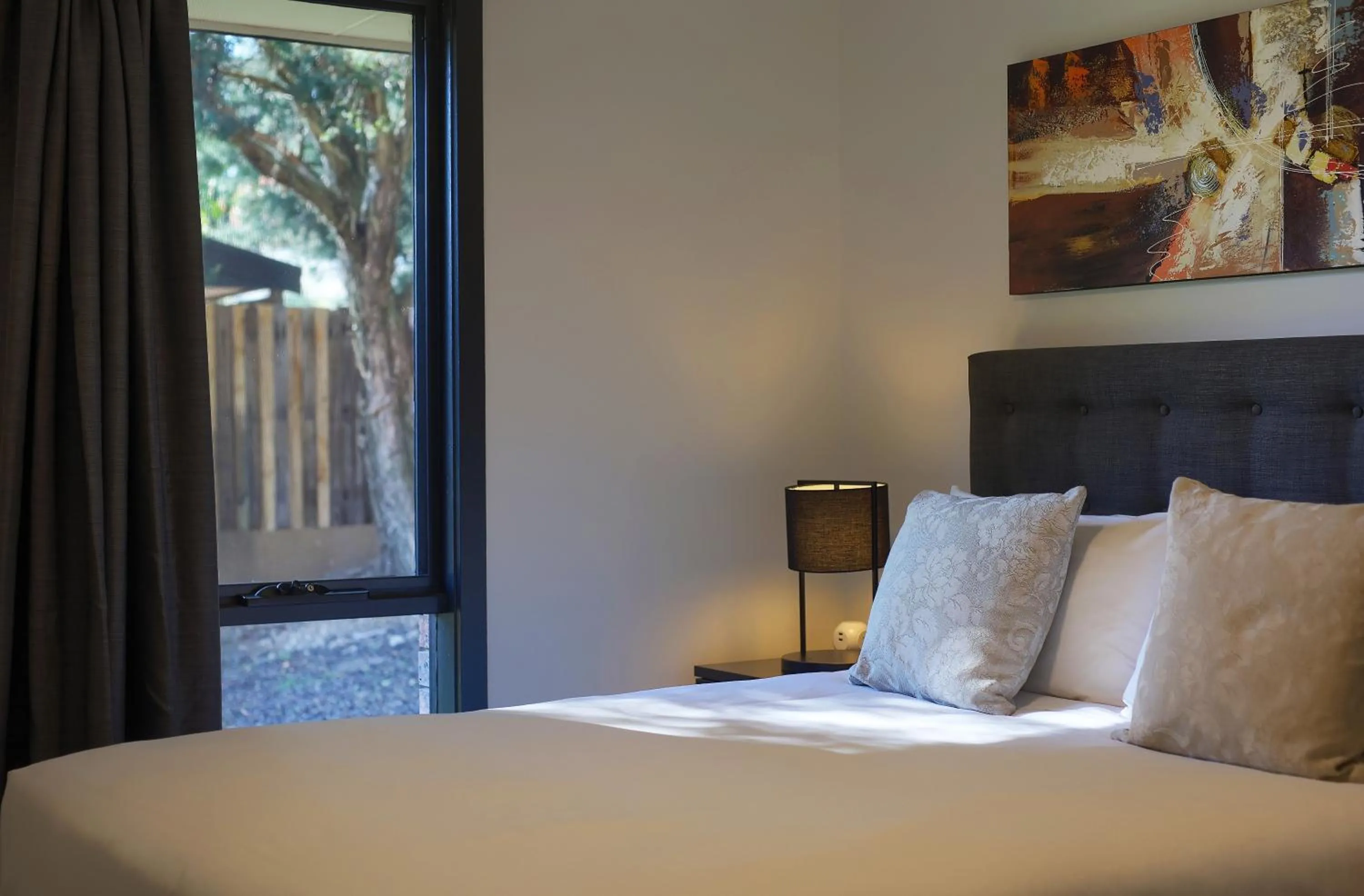 Bedroom, Bed in Yarra Gables