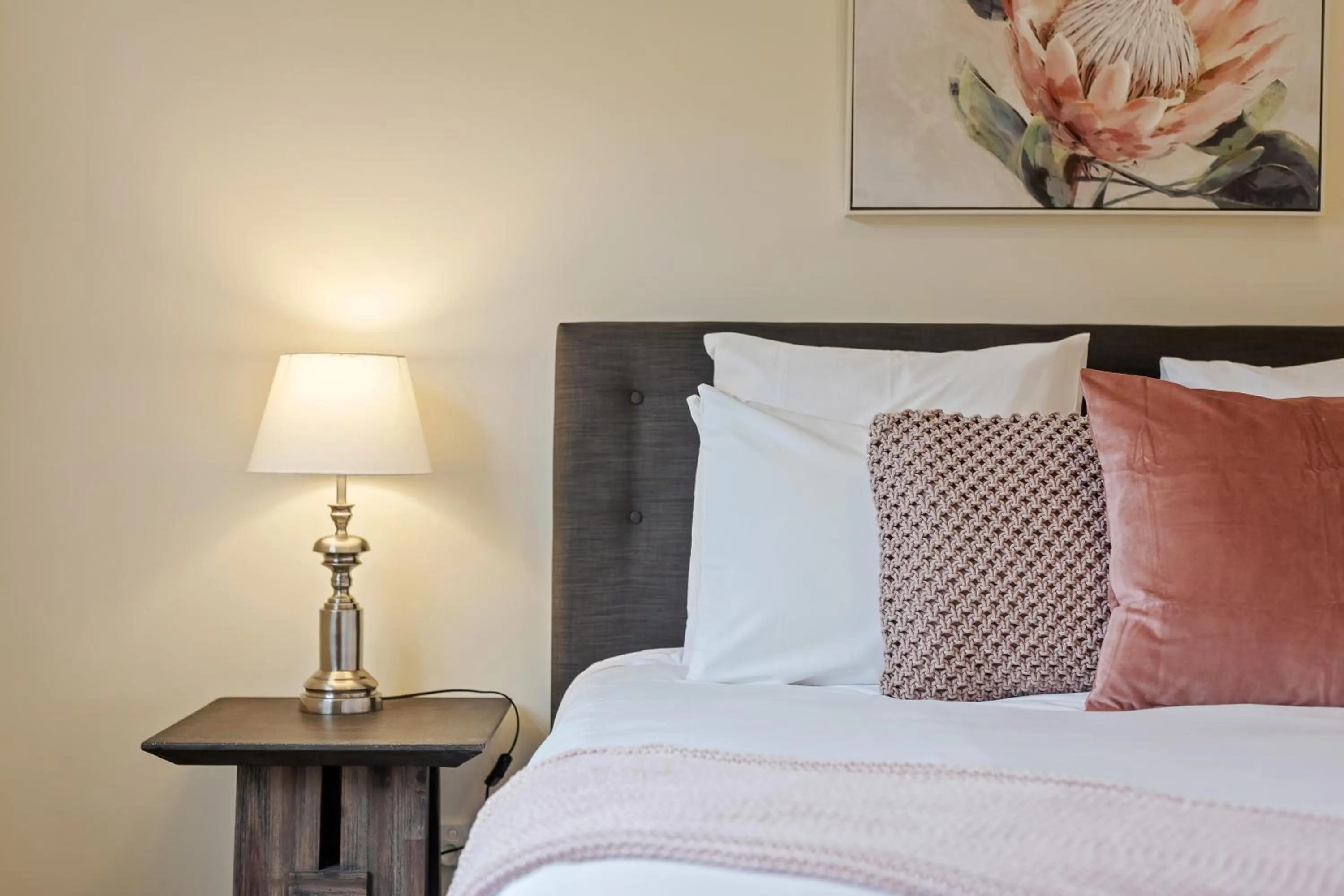 Bedroom, Bed in Yarra Gables