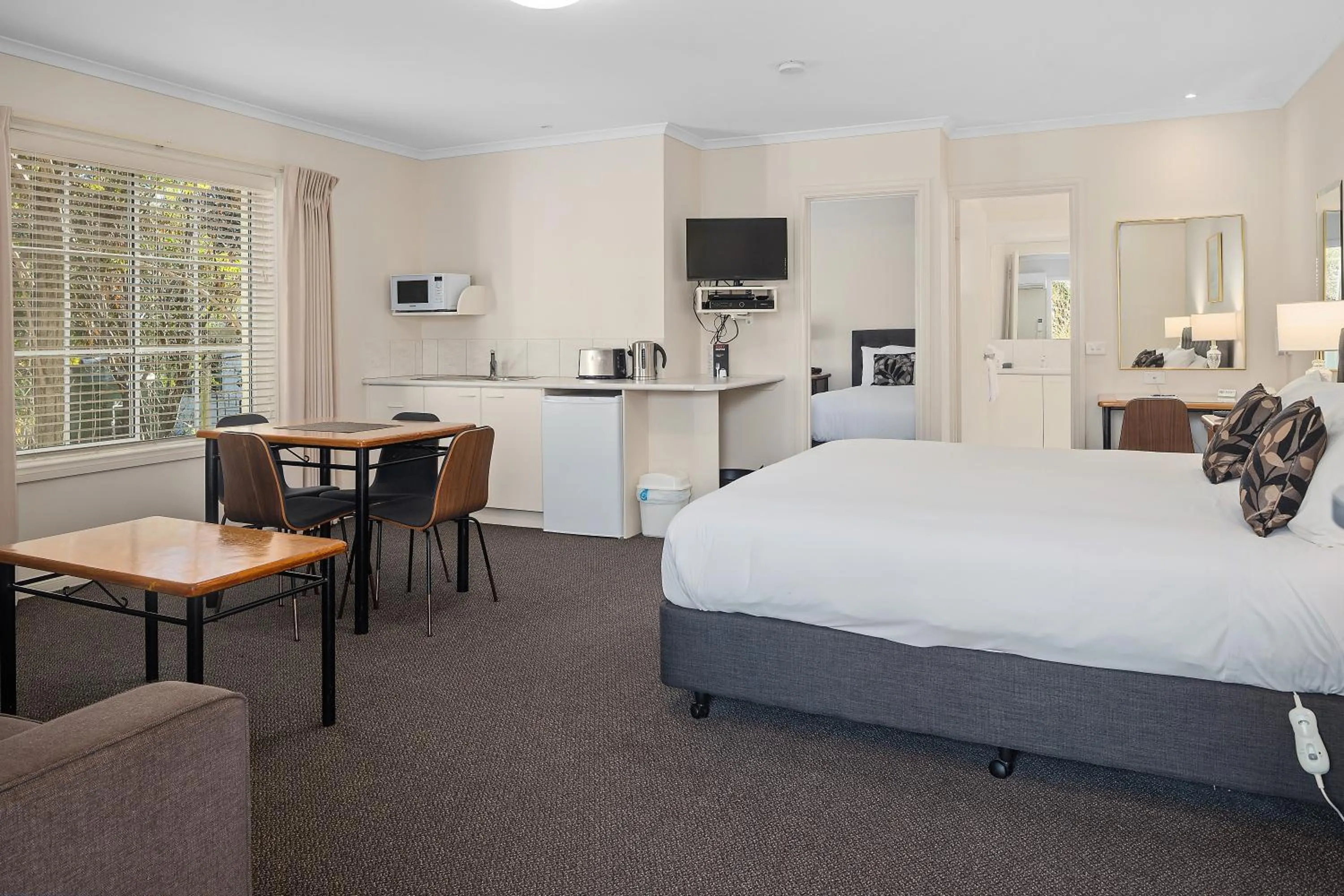 Living room, Bed in Yarra Gables