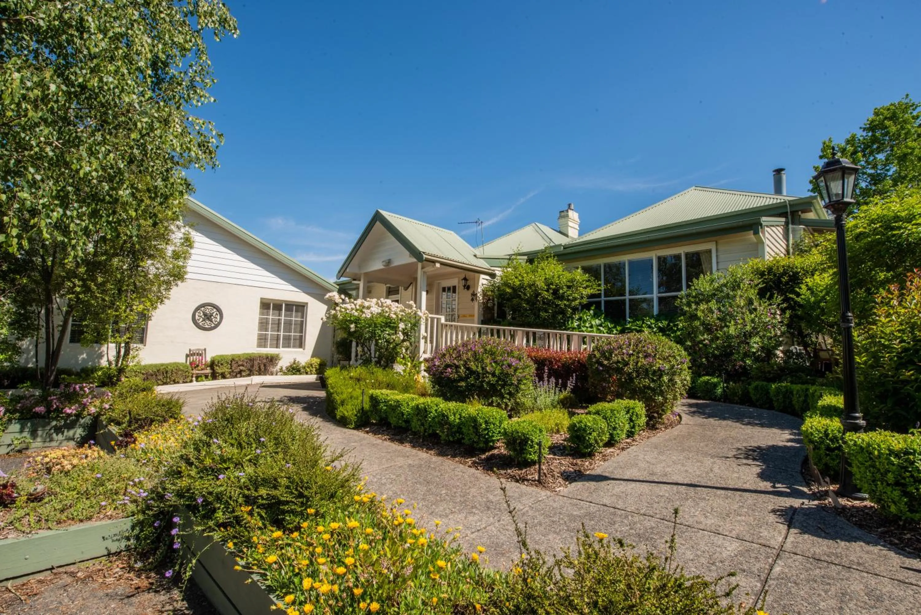 Garden view in Yarra Gables