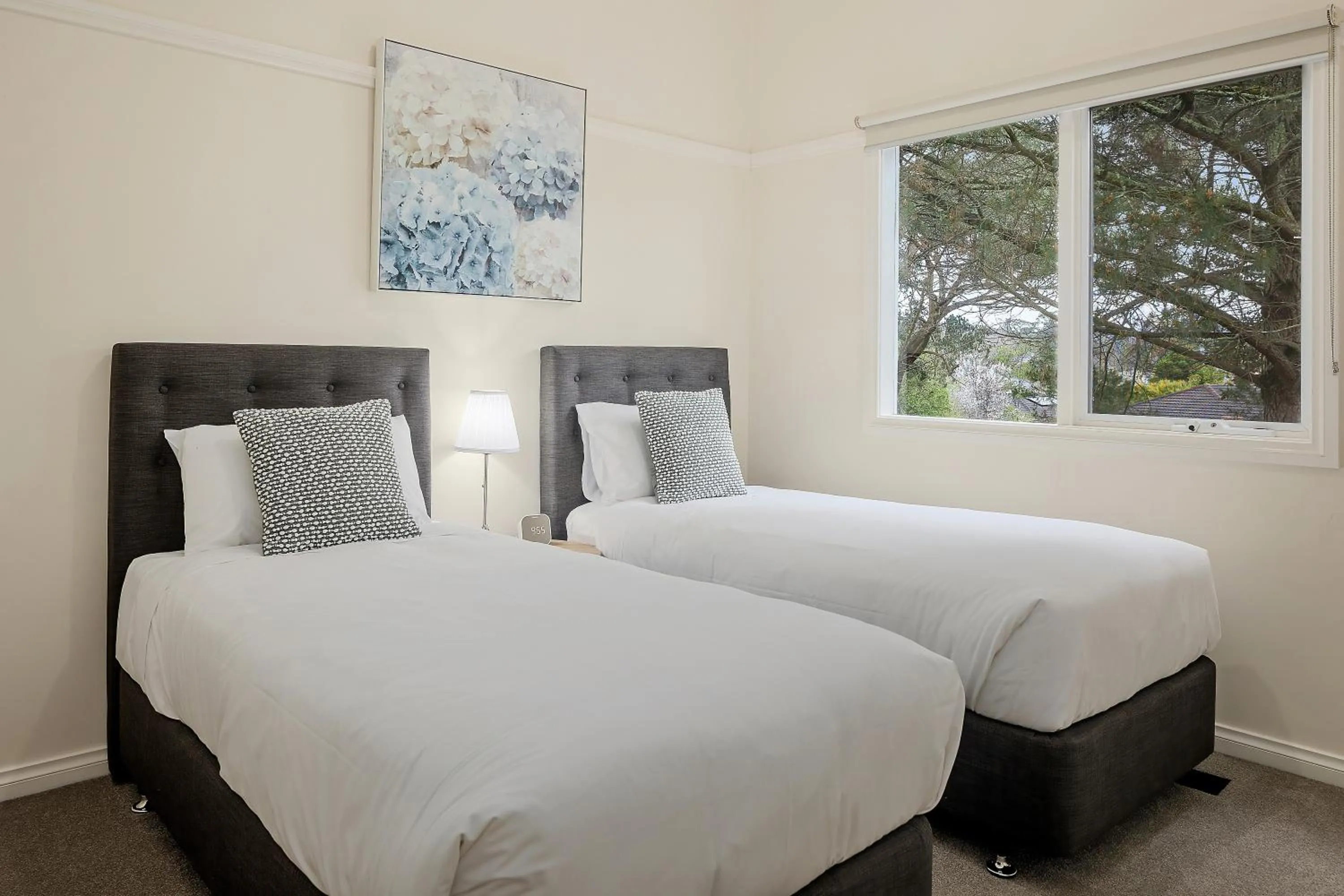 Bedroom, Bed in Yarra Gables