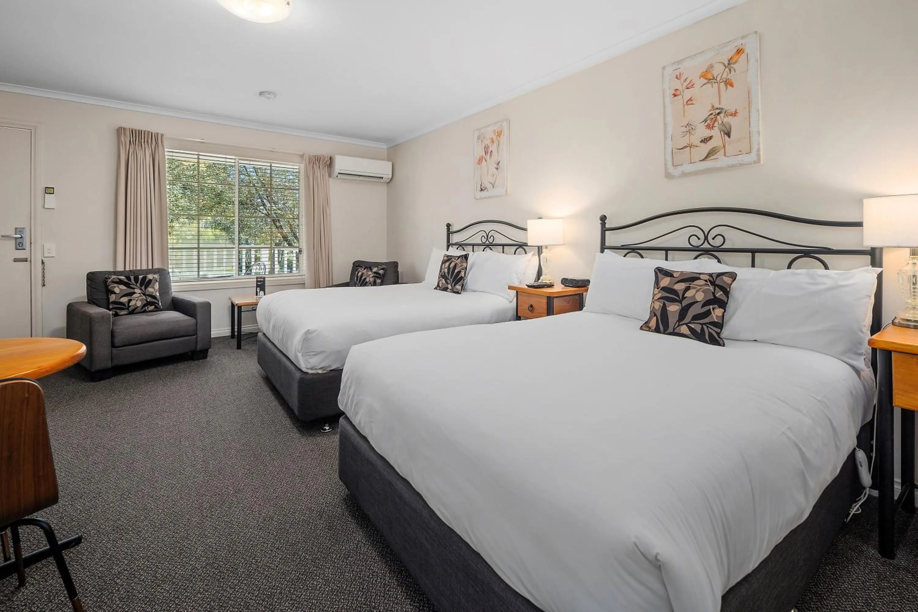 Bedroom, Bed in Yarra Gables