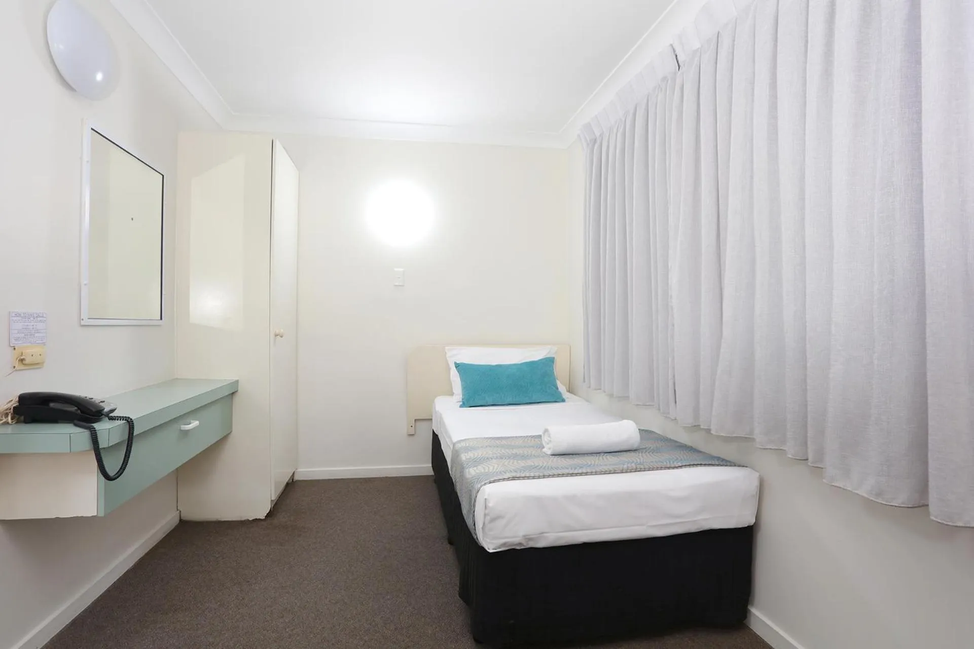 Bed in Southport Motel & Apartments