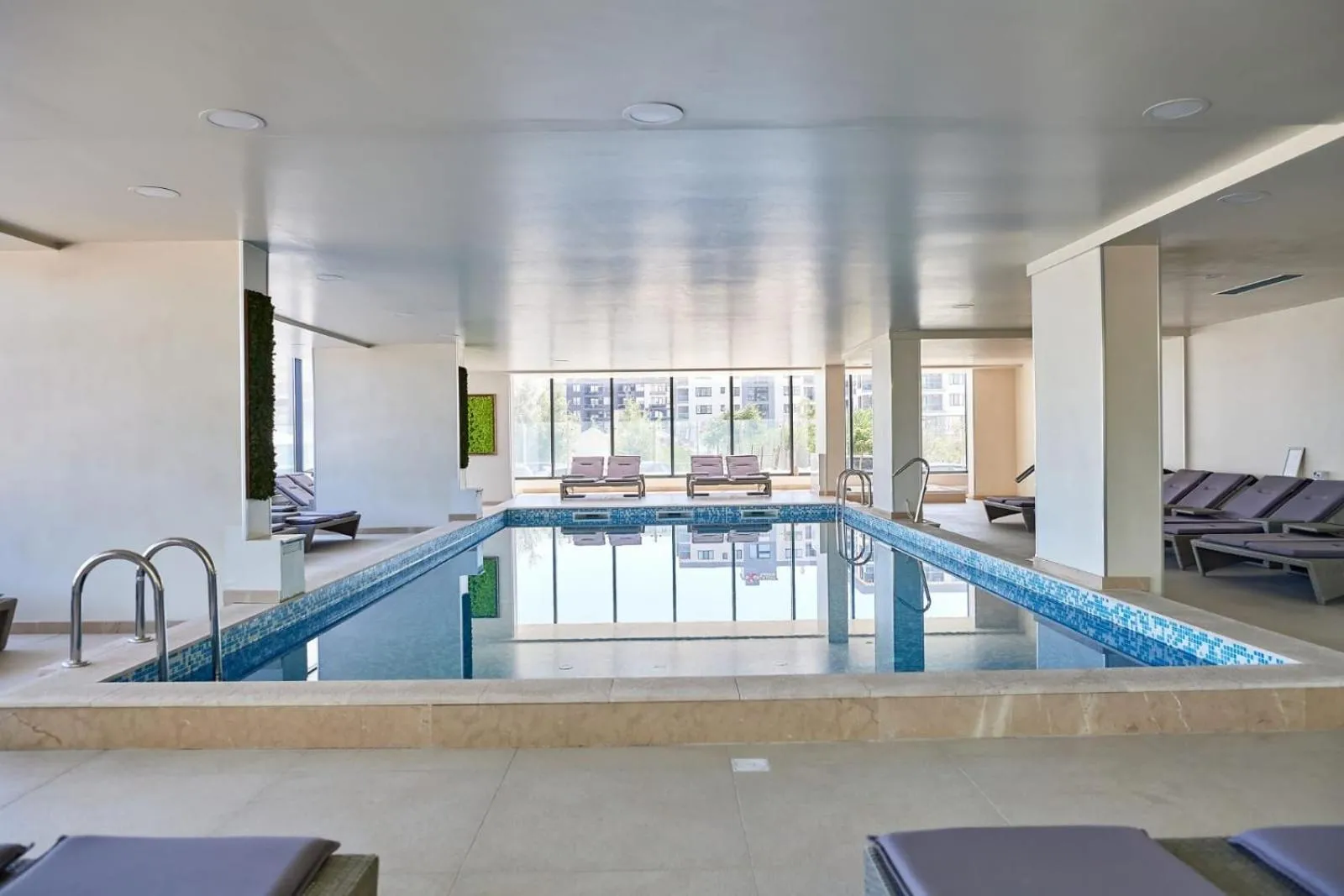 Swimming pool in Apartament Atlantis by ALZ