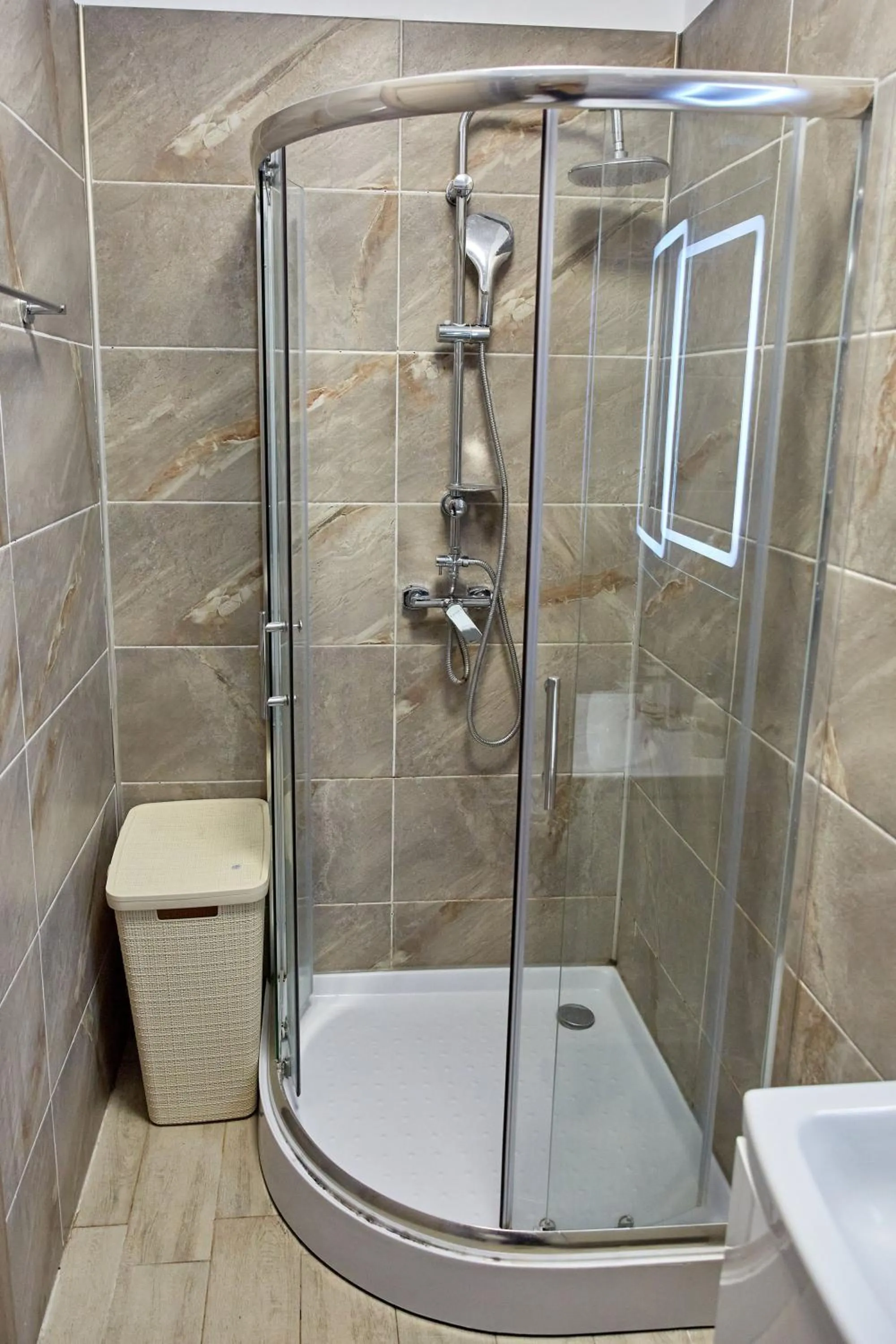 Shower in Apartament Atlantis by ALZ
