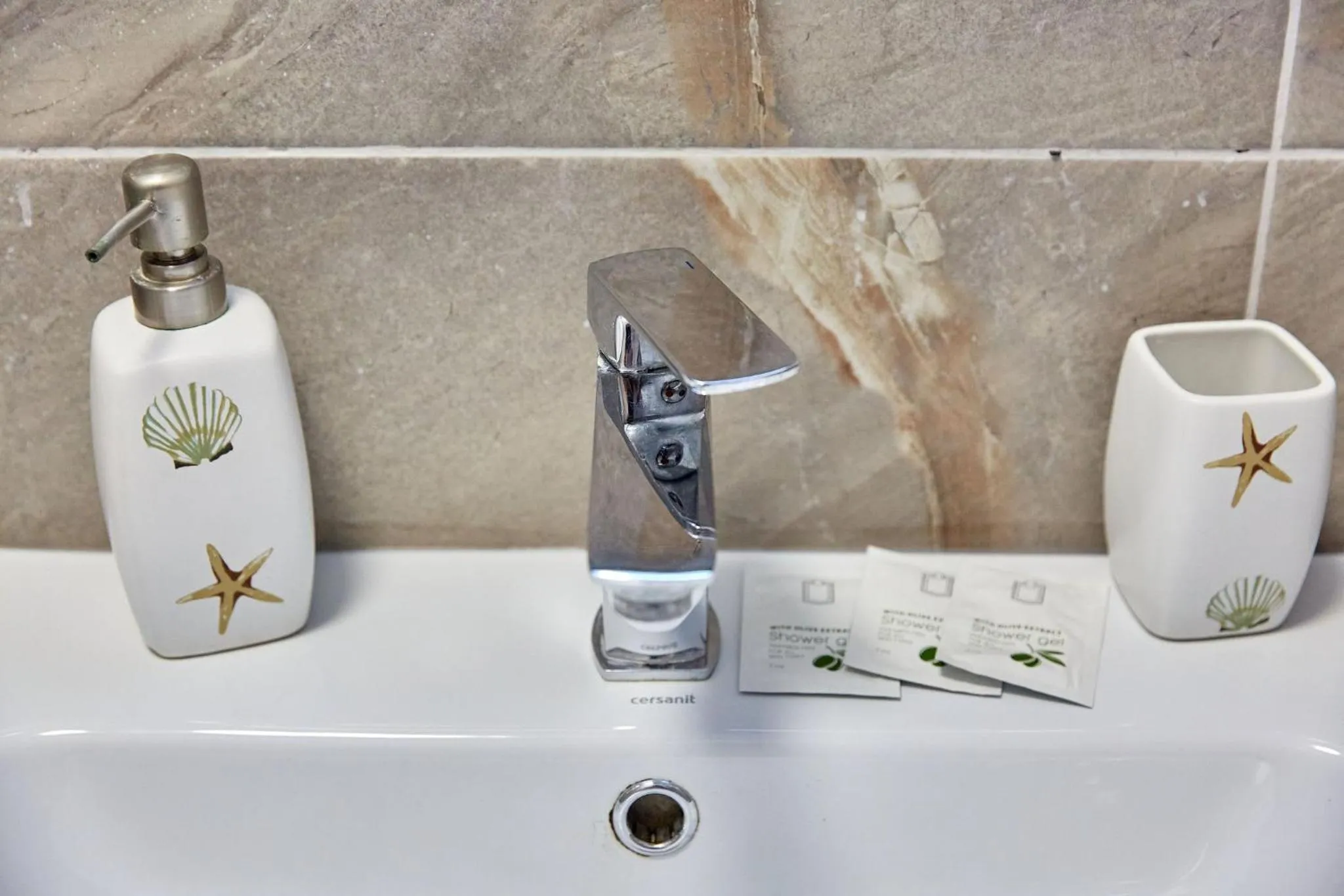 Bathroom in Apartament Atlantis by ALZ