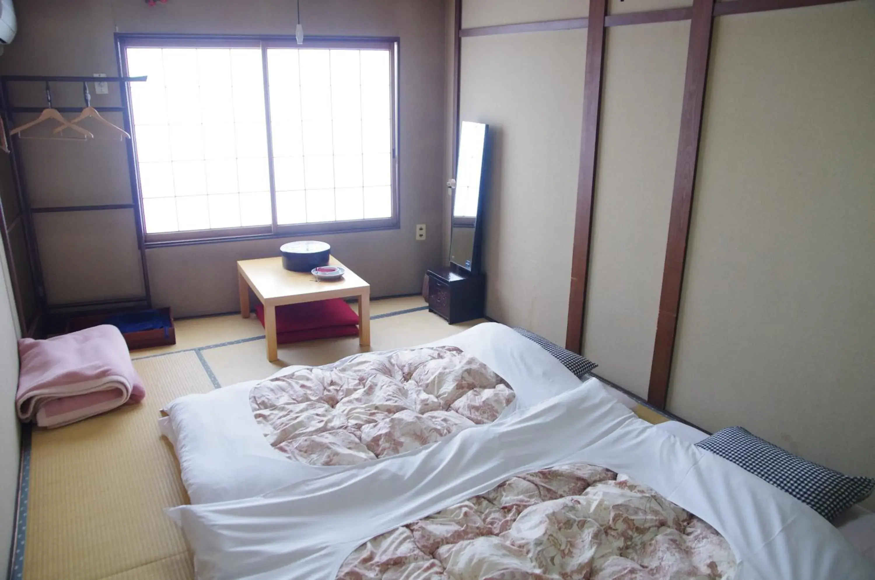 Japanese-Style Standard Room with Shared Bathroom in Ryokan Takayama Japanese-Style Standard Room with Shared Bathroom in Ryokan Takayama